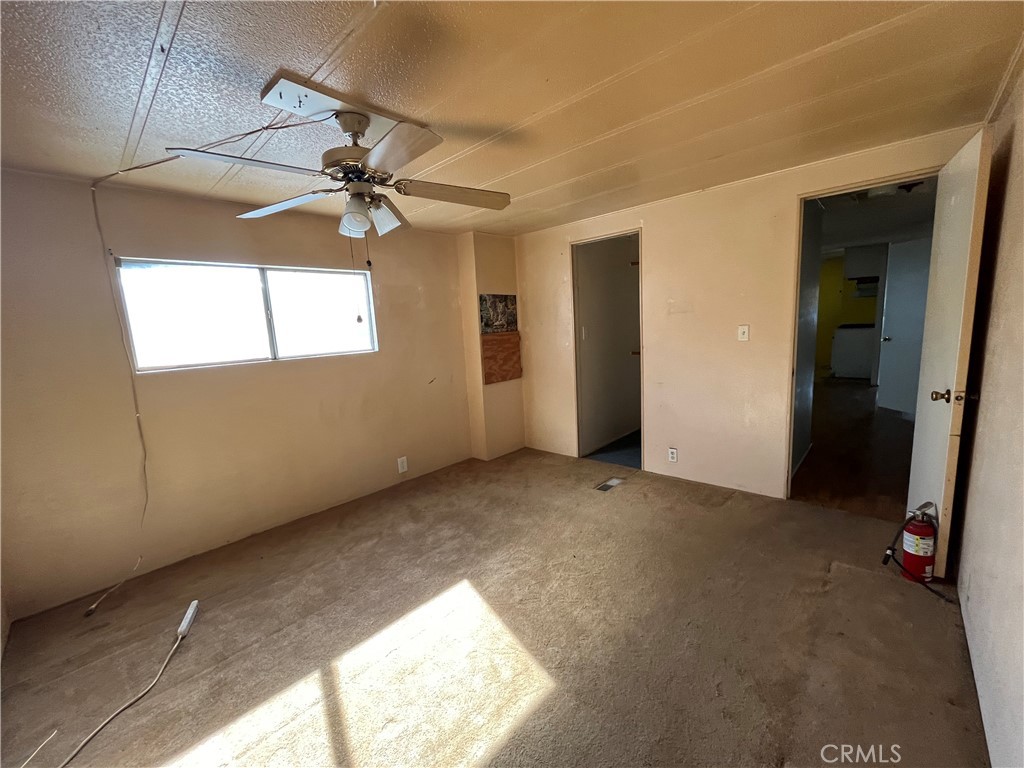 2907 South Santa Fe Avenue 80