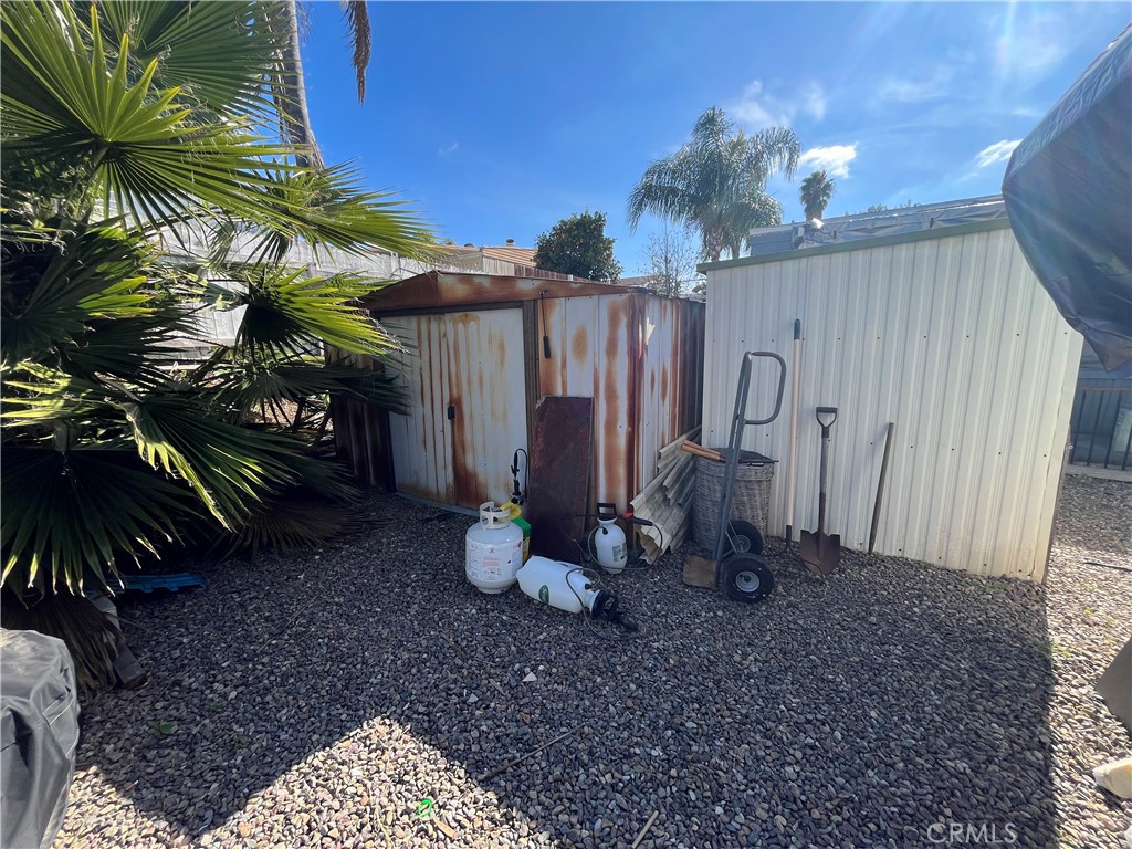 2907 South Santa Fe Avenue 80