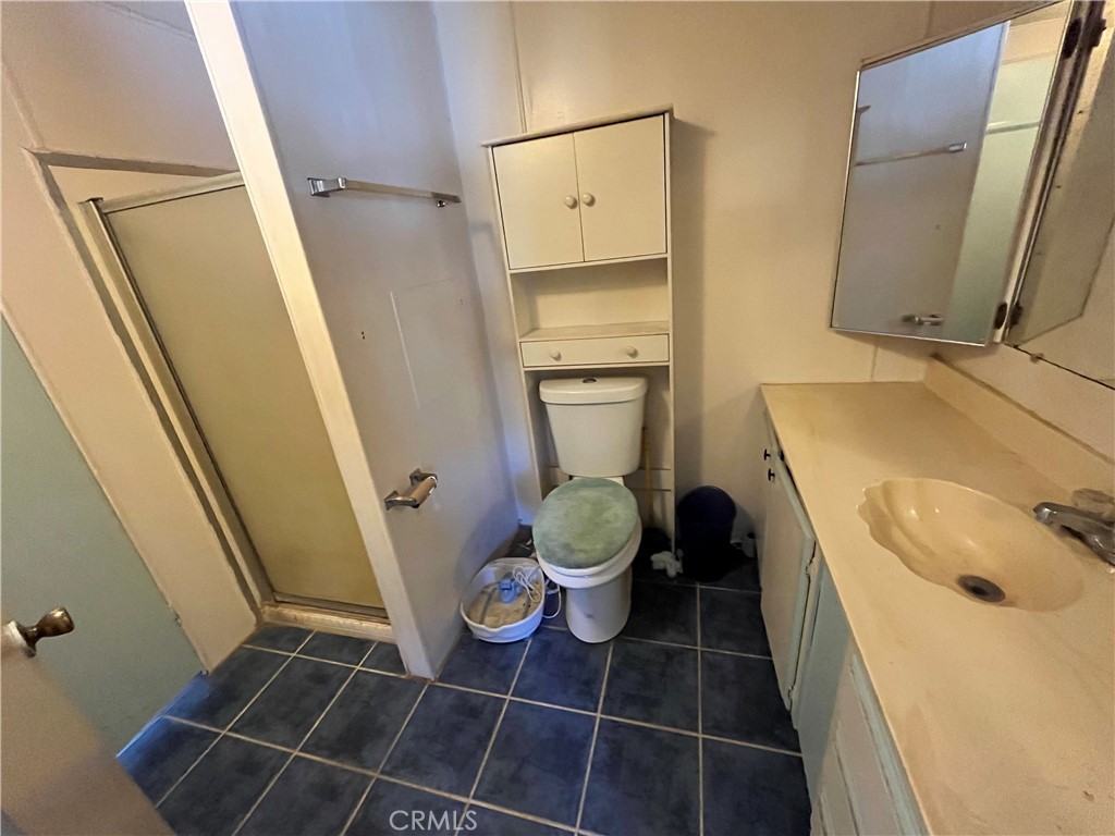 2907 South Santa Fe Avenue 80