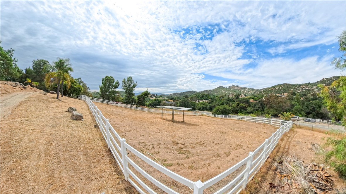 38064 De Luz Road