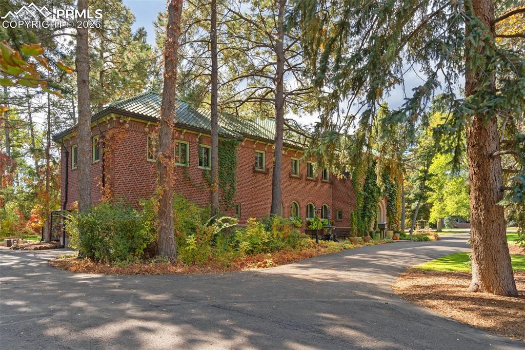 15 Elm Avenue