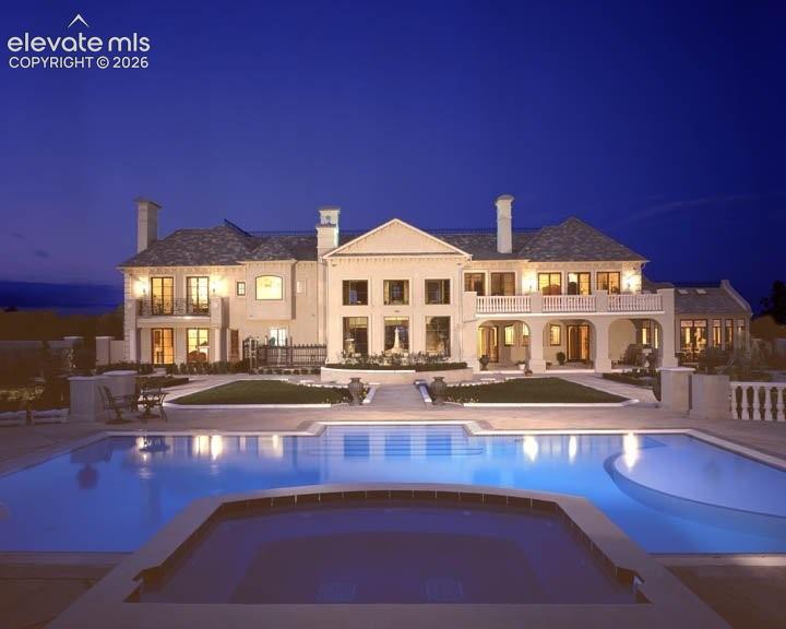 3590 Maison View