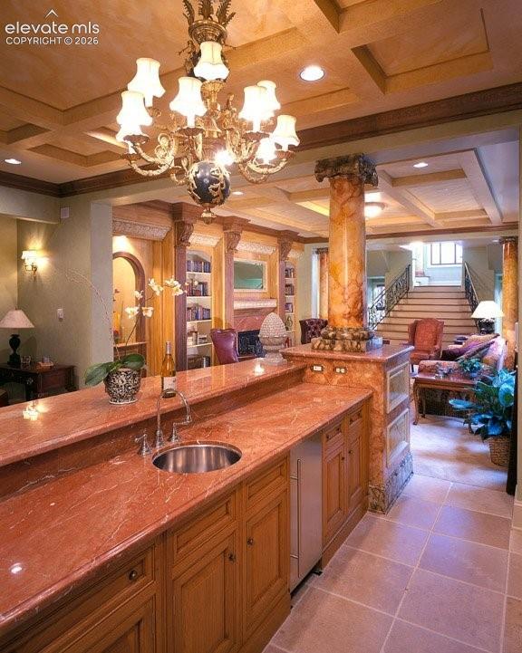 3590 Maison View