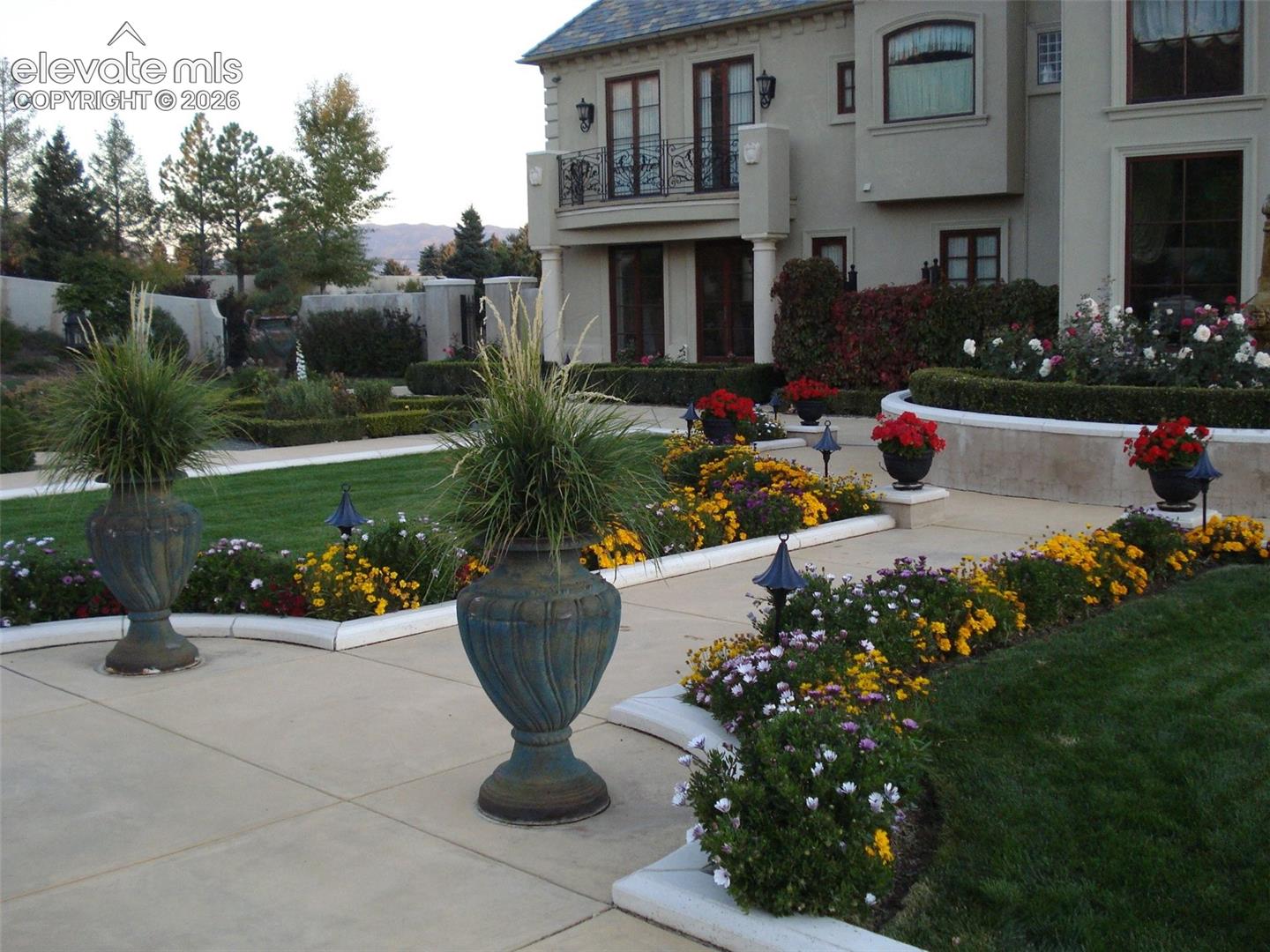 3590 Maison View