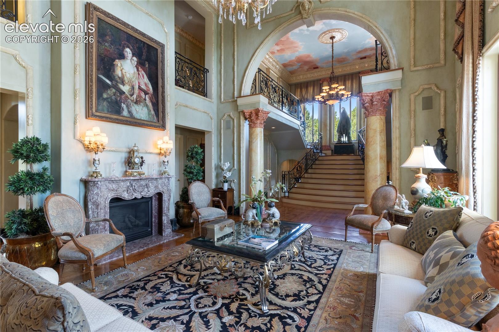 3590 Maison View