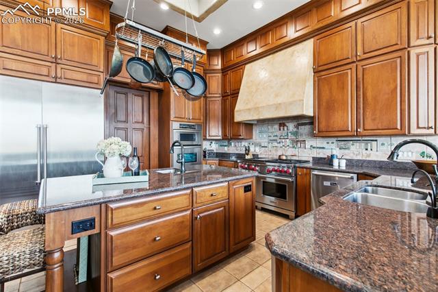 3870 S Club Drive