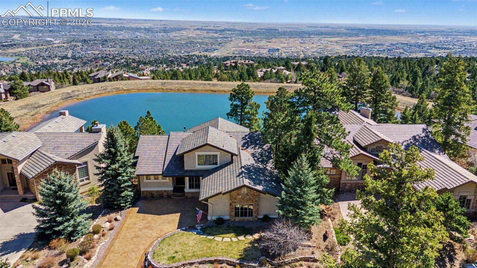 1095 High Lake View