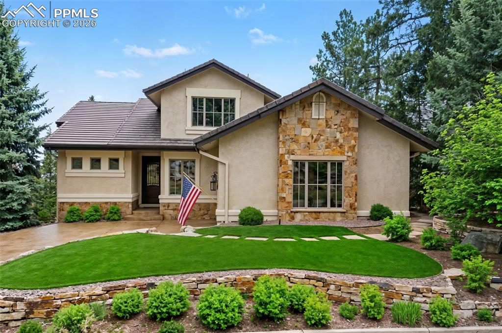 1095 High Lake View