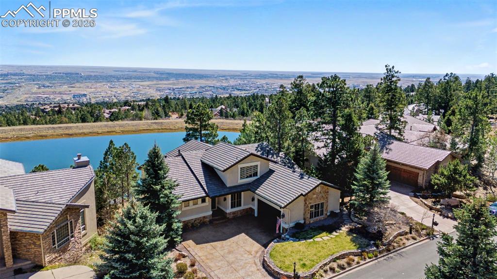 1095 High Lake View