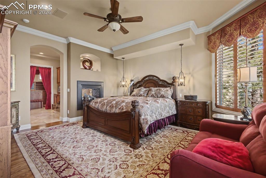 1095 High Lake View