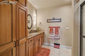 1095 High Lake View