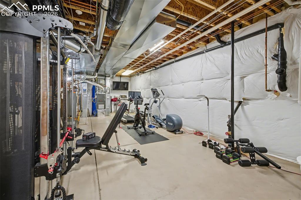 1095 High Lake View