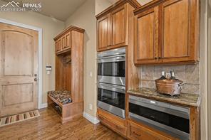 1095 High Lake View