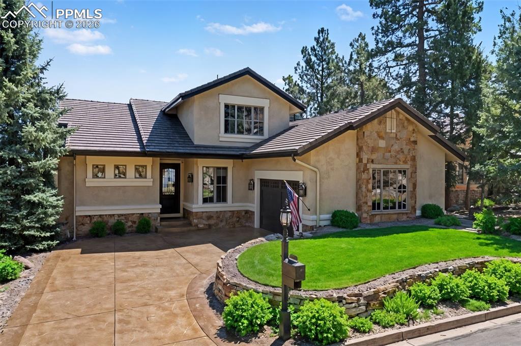1095 High Lake View