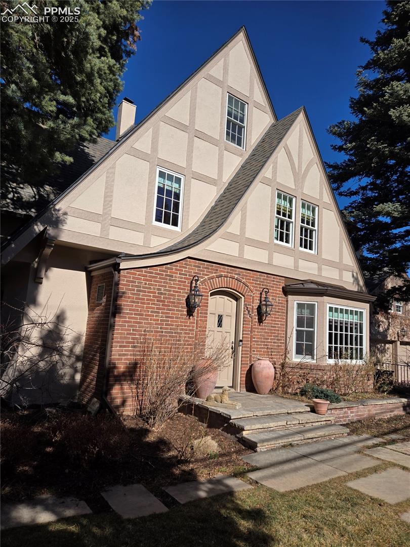 1302 Mesa Avenue