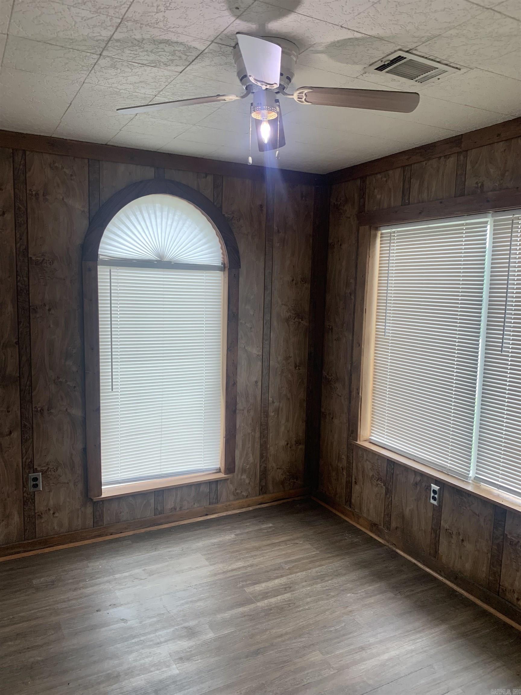 2096 N Hwy 16 Highway