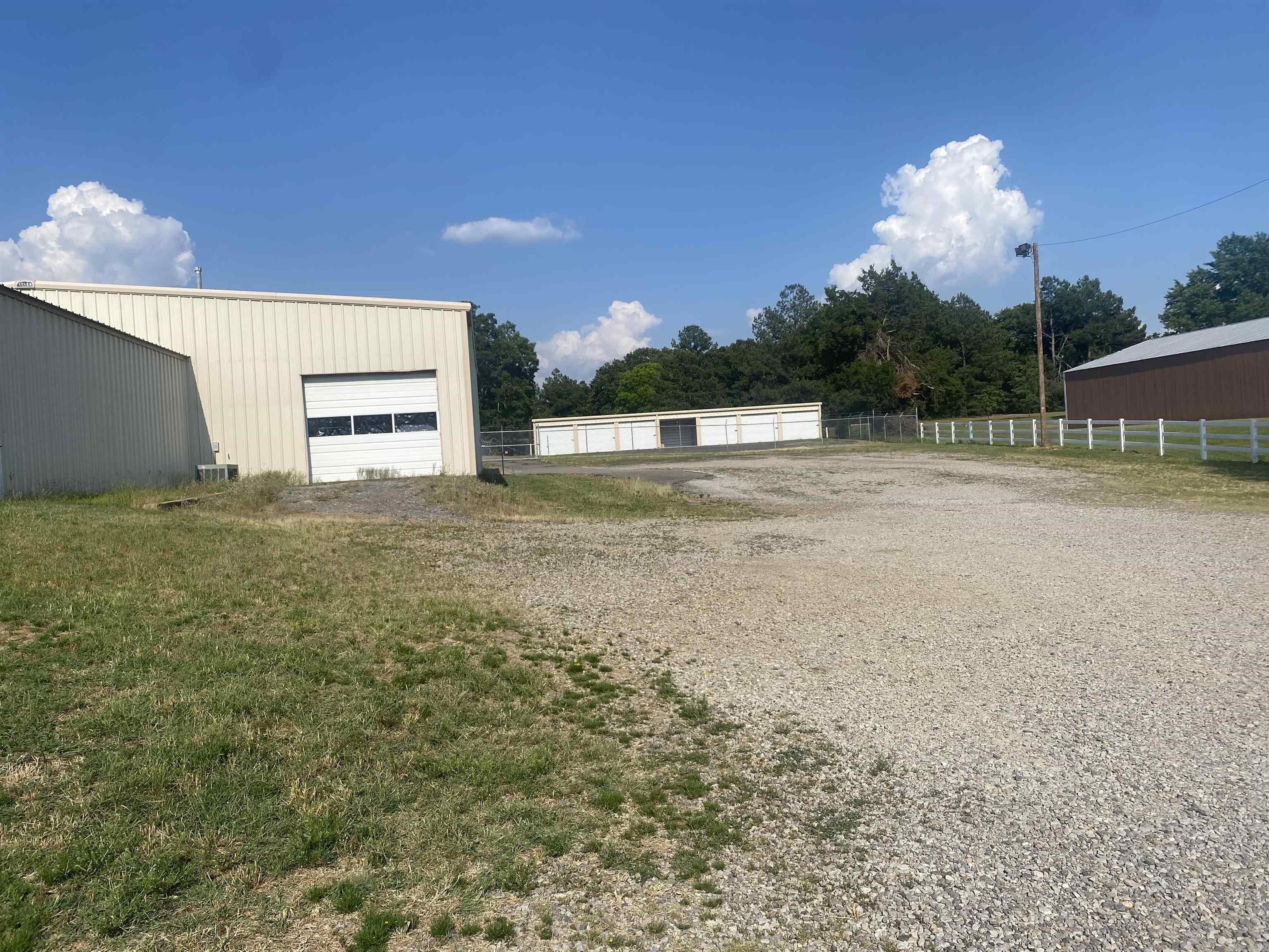 2096 N Hwy 16 Highway