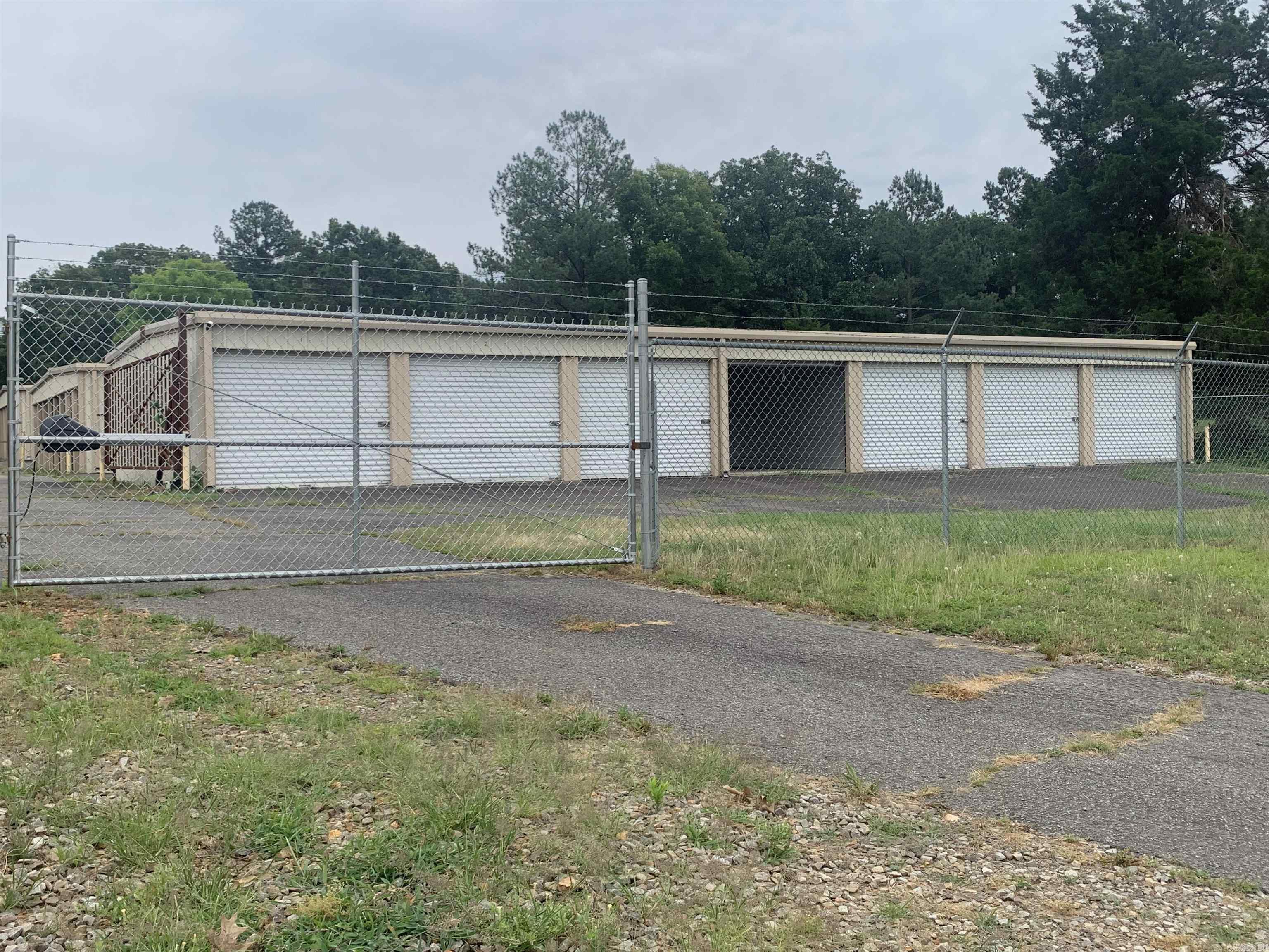 2096 N Hwy 16 Highway