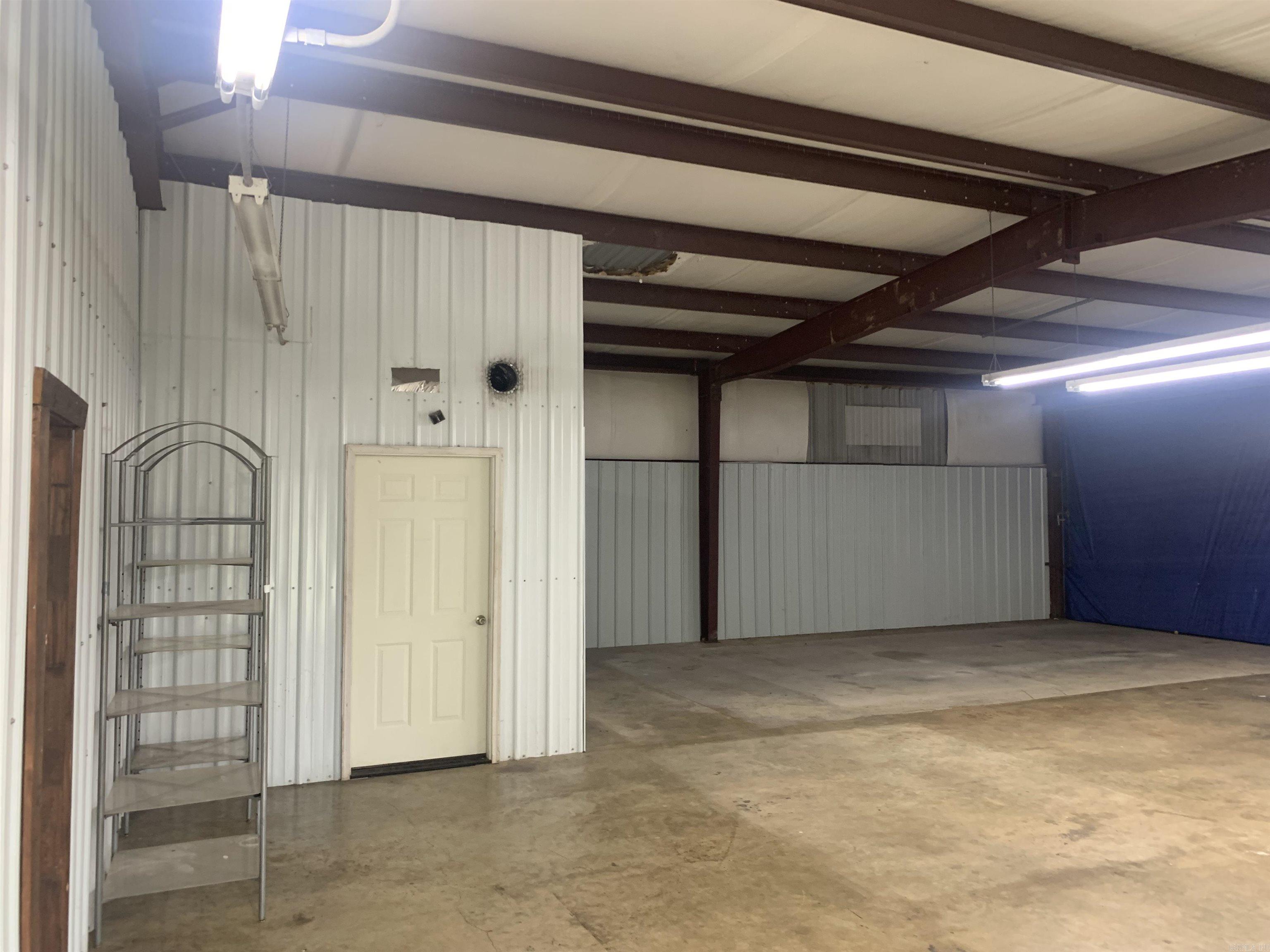 2096 N Hwy 16 Highway