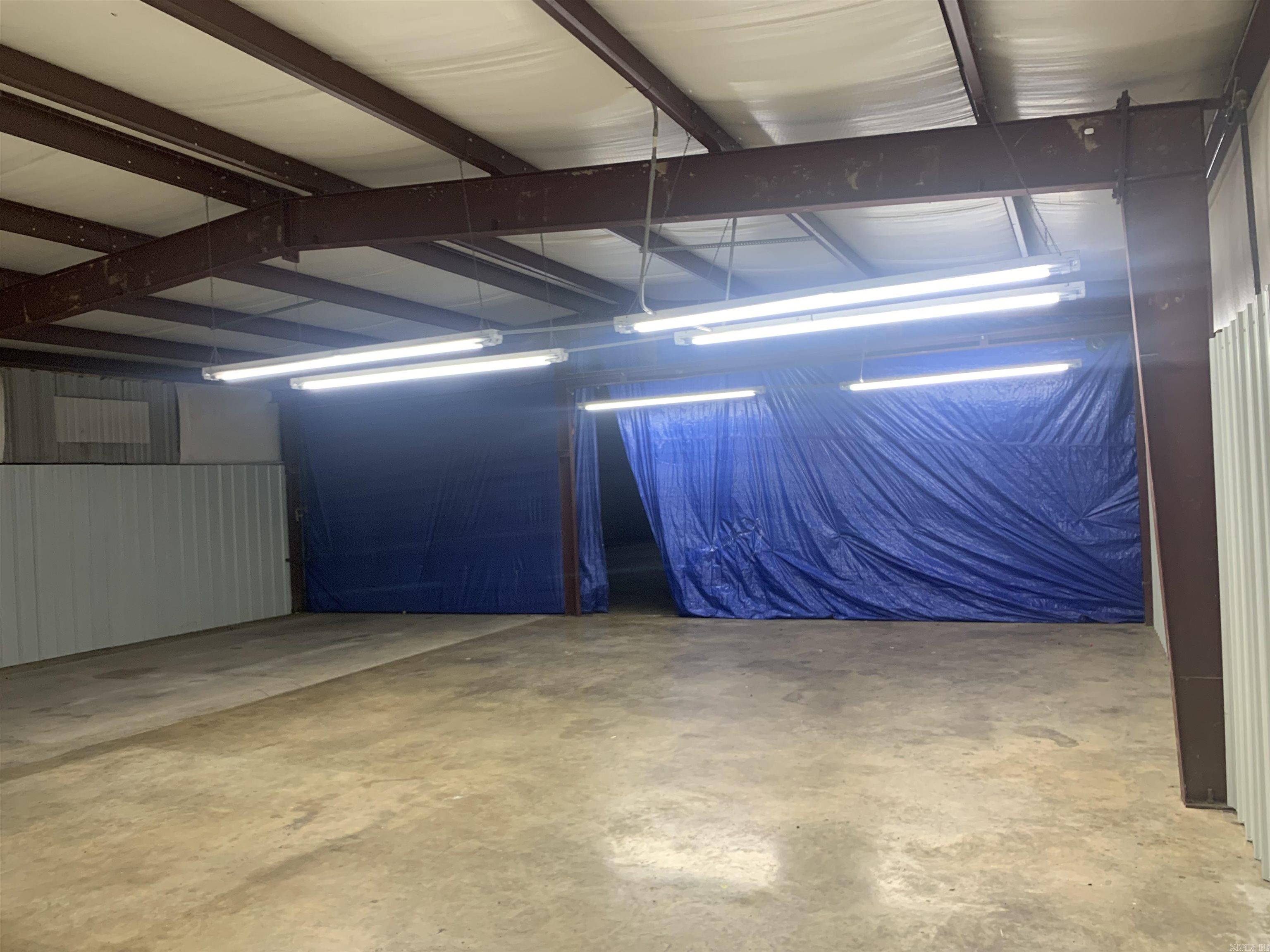 2096 N Hwy 16 Highway