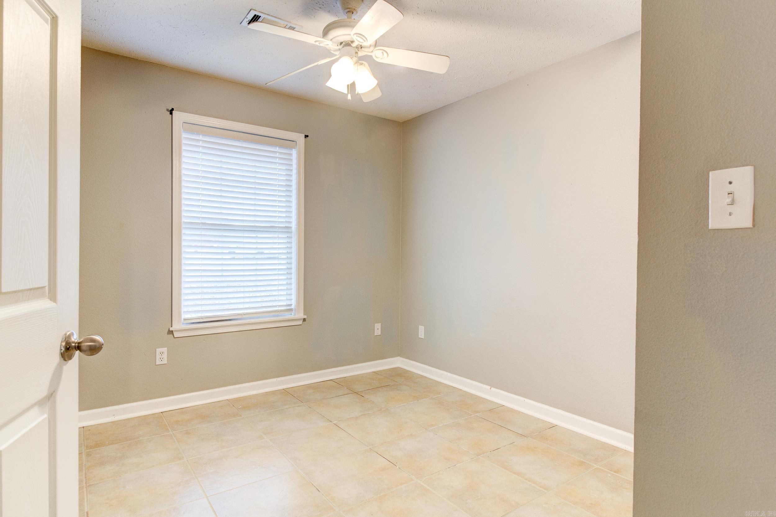 104 Meadowview Cir Circle