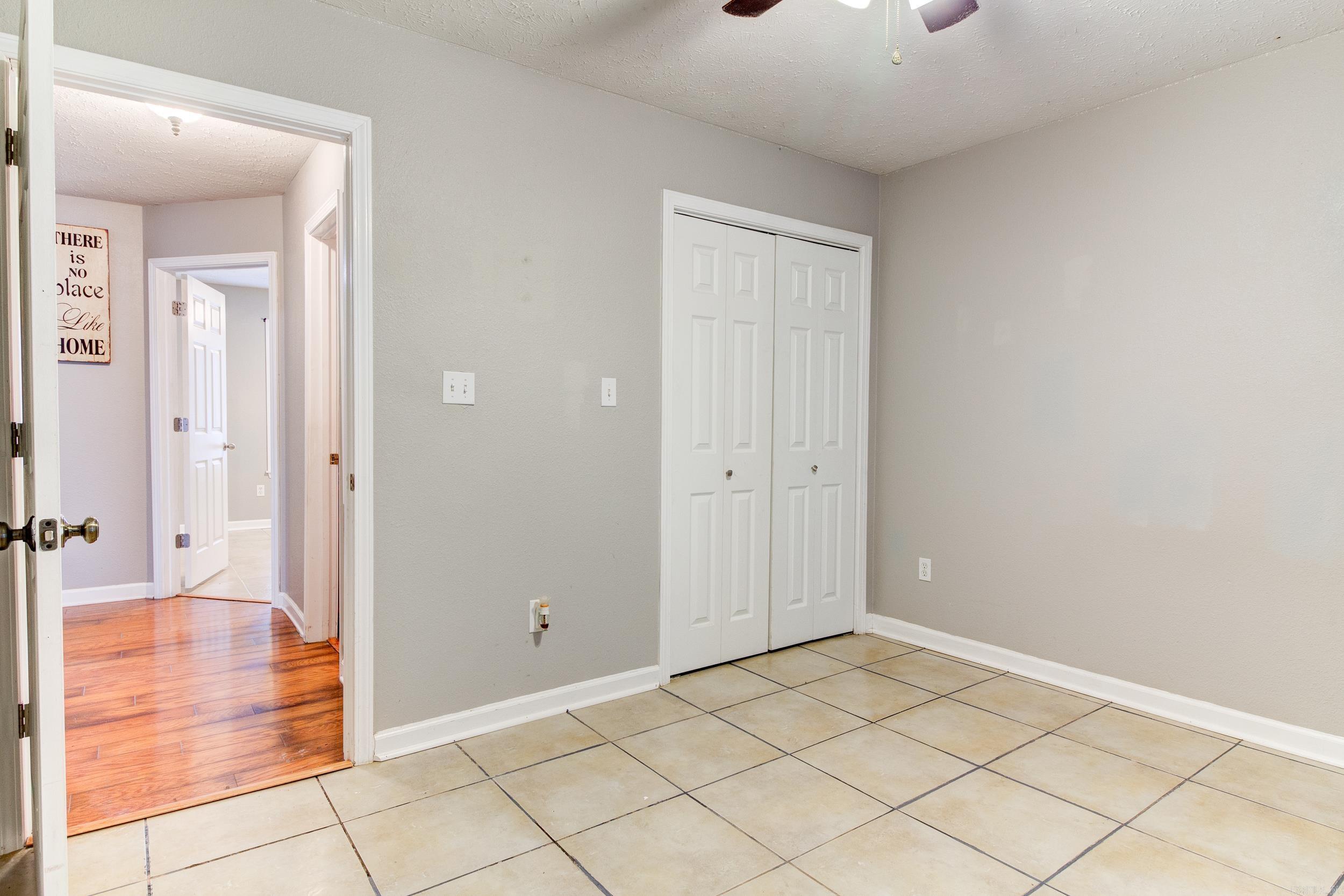 104 Meadowview Cir Circle