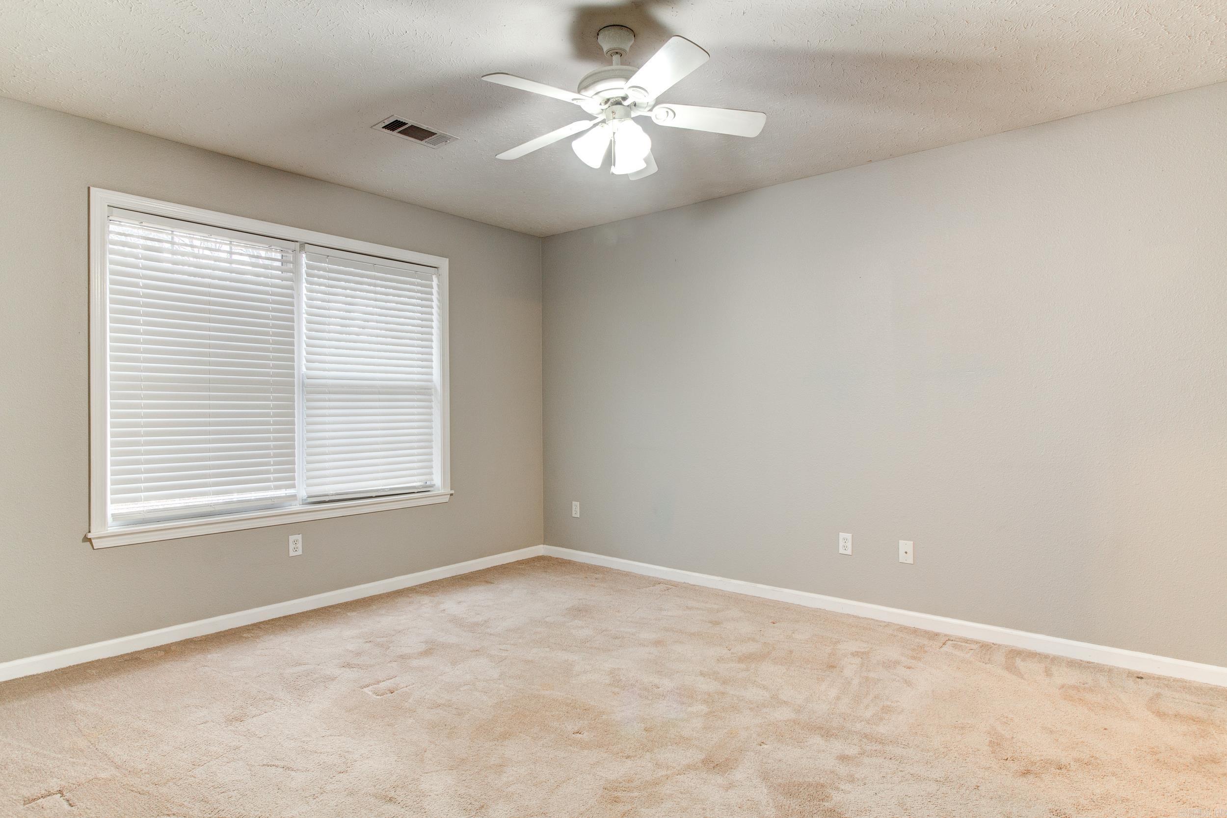 104 Meadowview Cir Circle