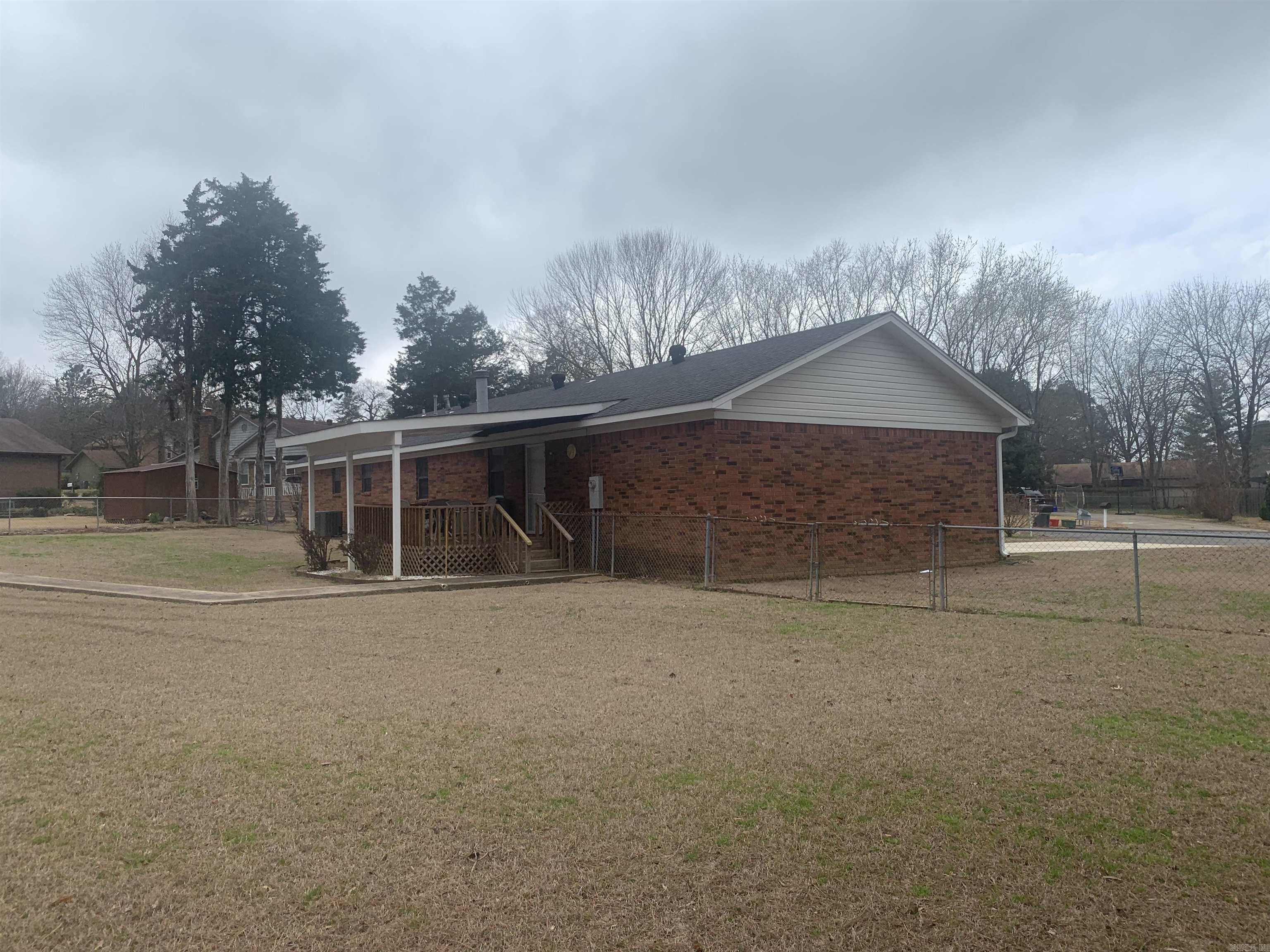 10 Pepper Tree Place