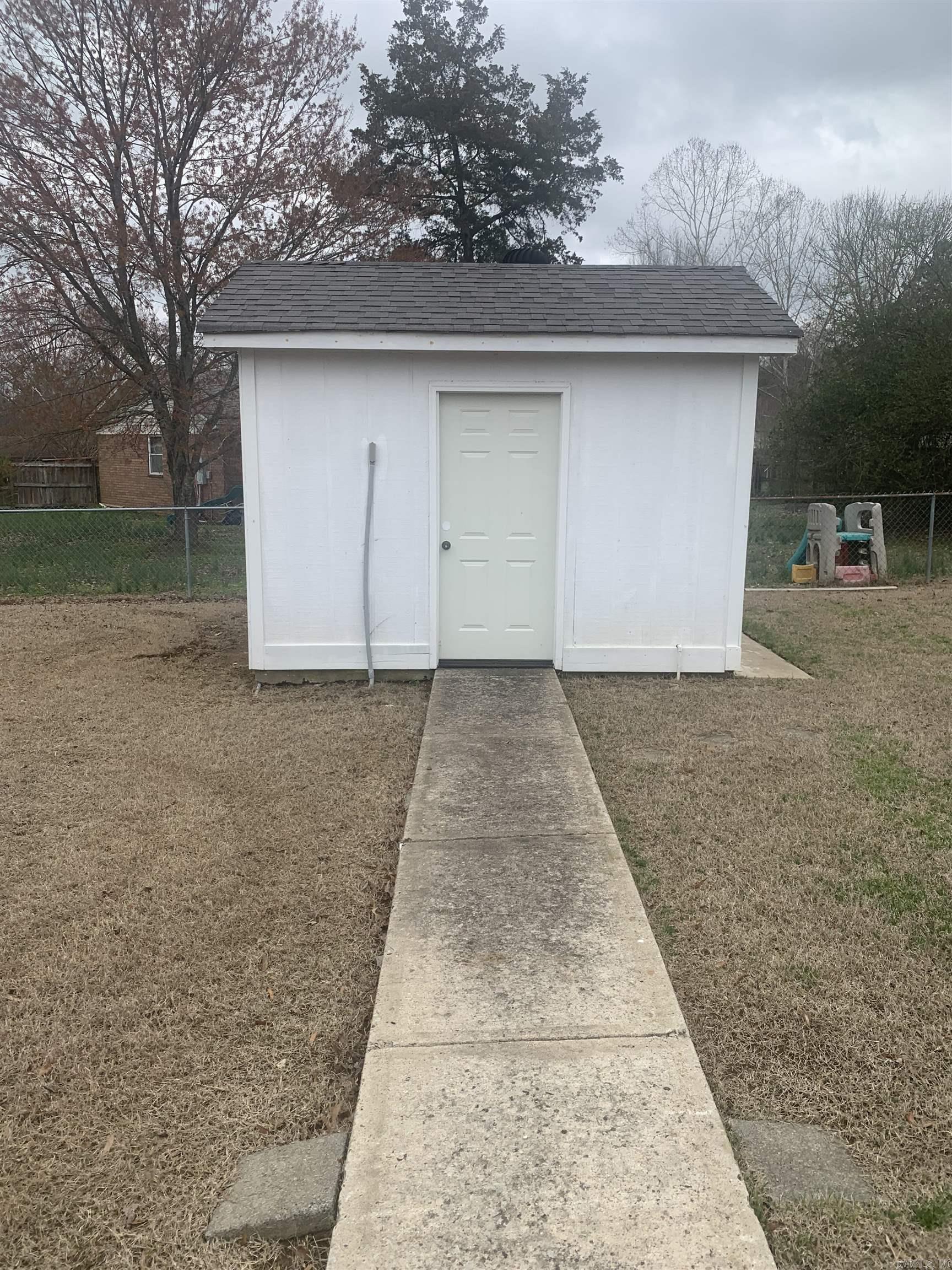 10 Pepper Tree Place