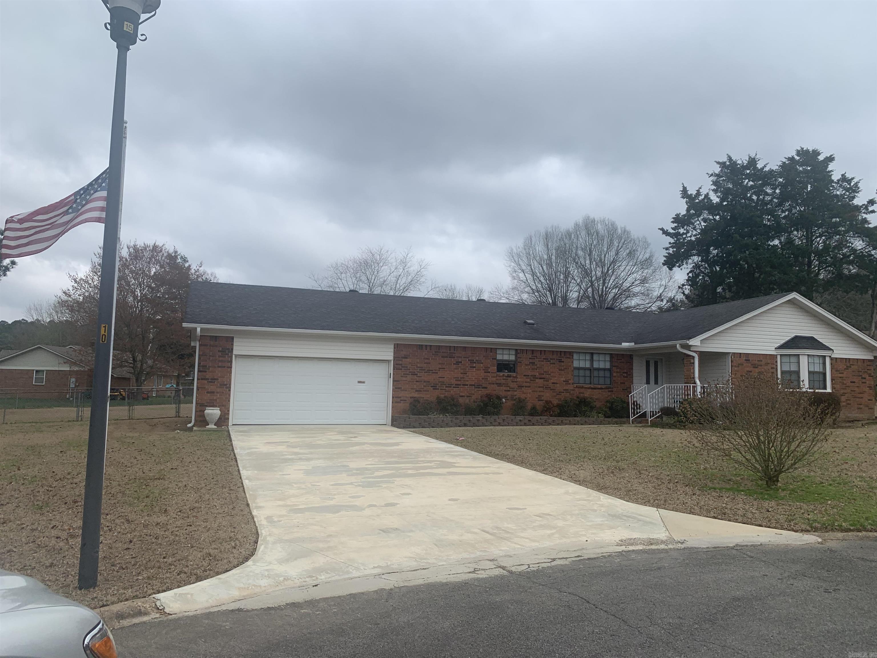 10 Pepper Tree Place