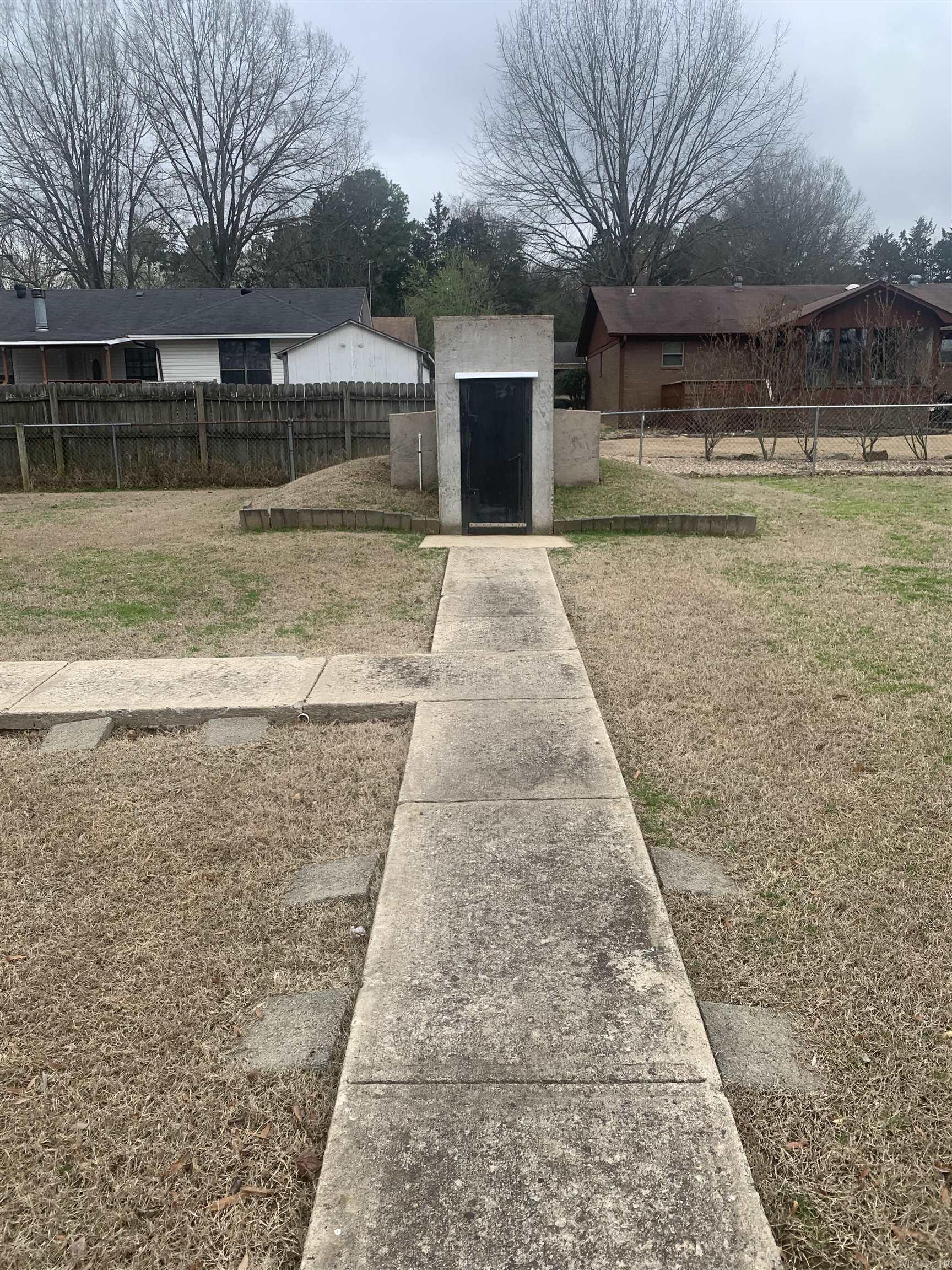 10 Pepper Tree Place