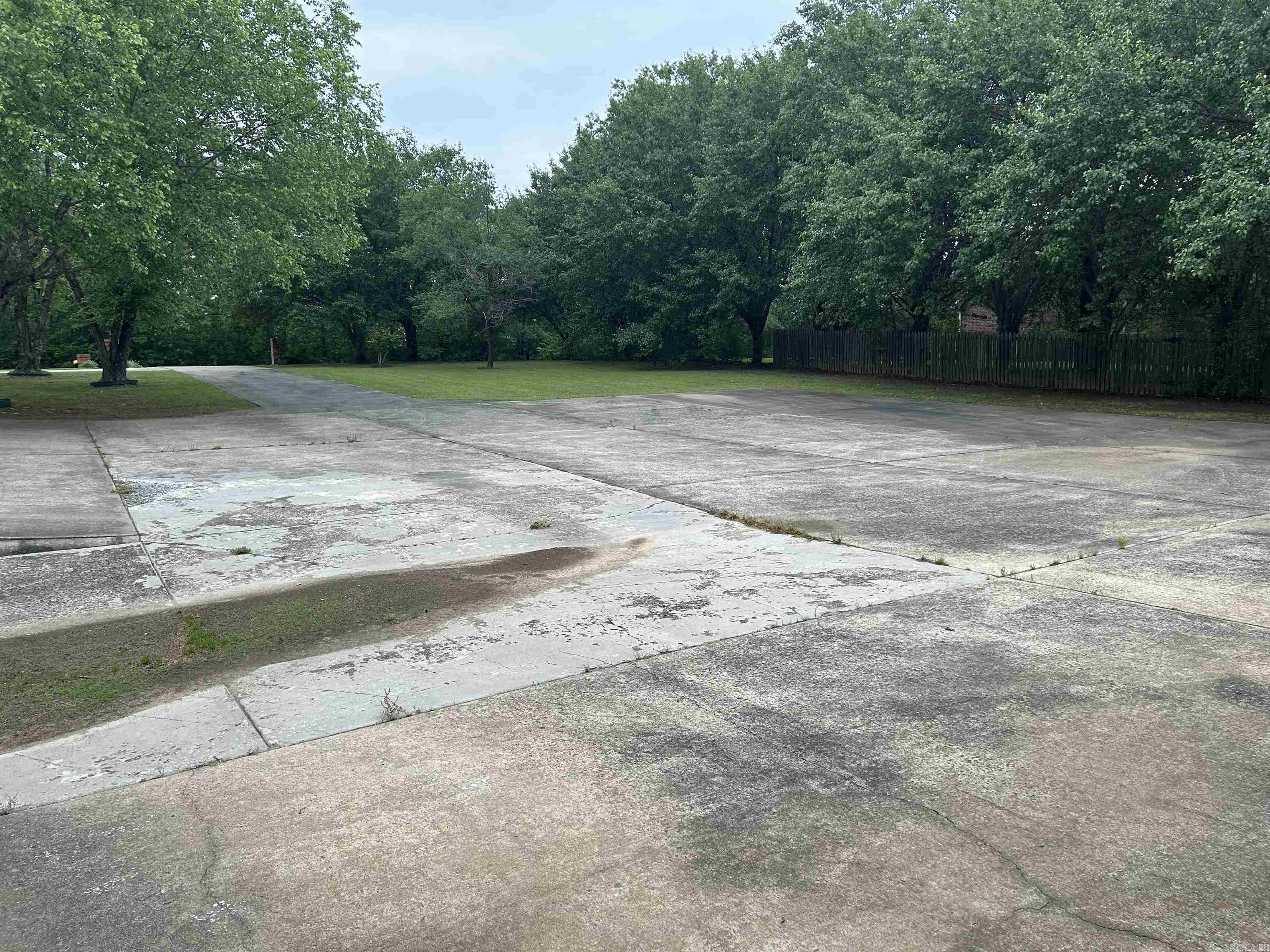 2975 W Country Club Road