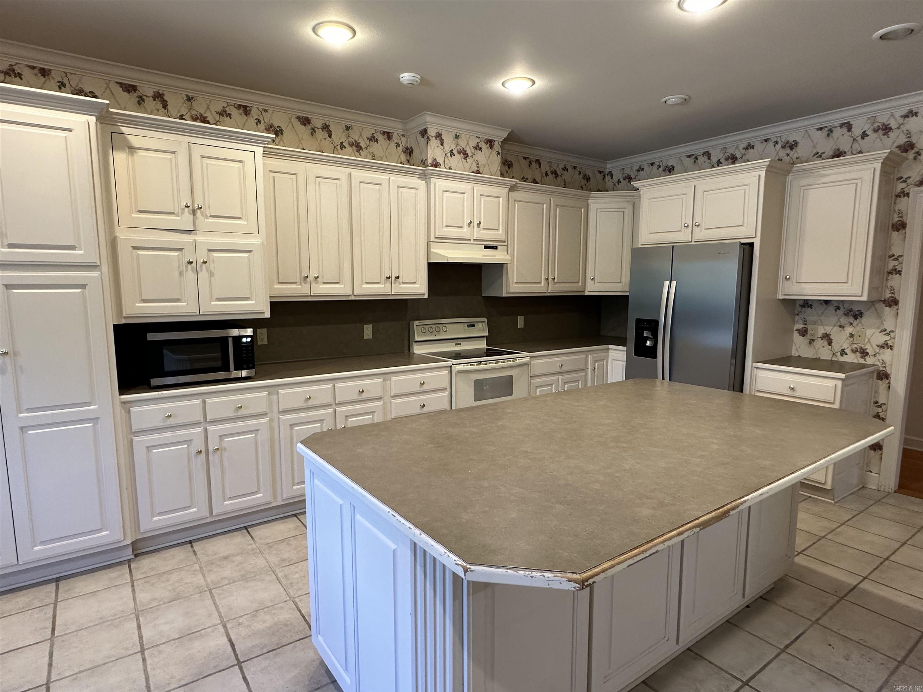 2975 W Country Club Road