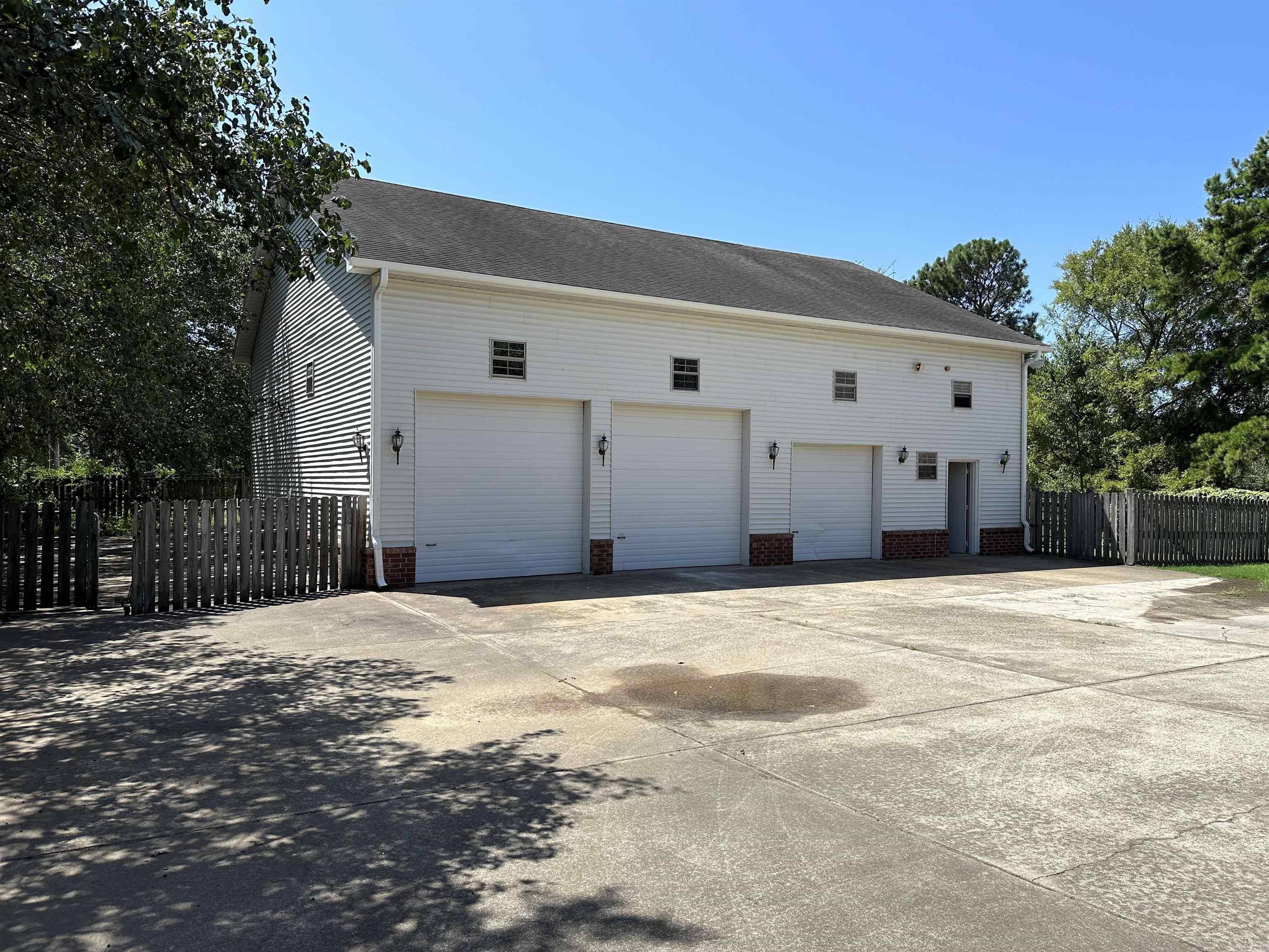 2975 W Country Club Road