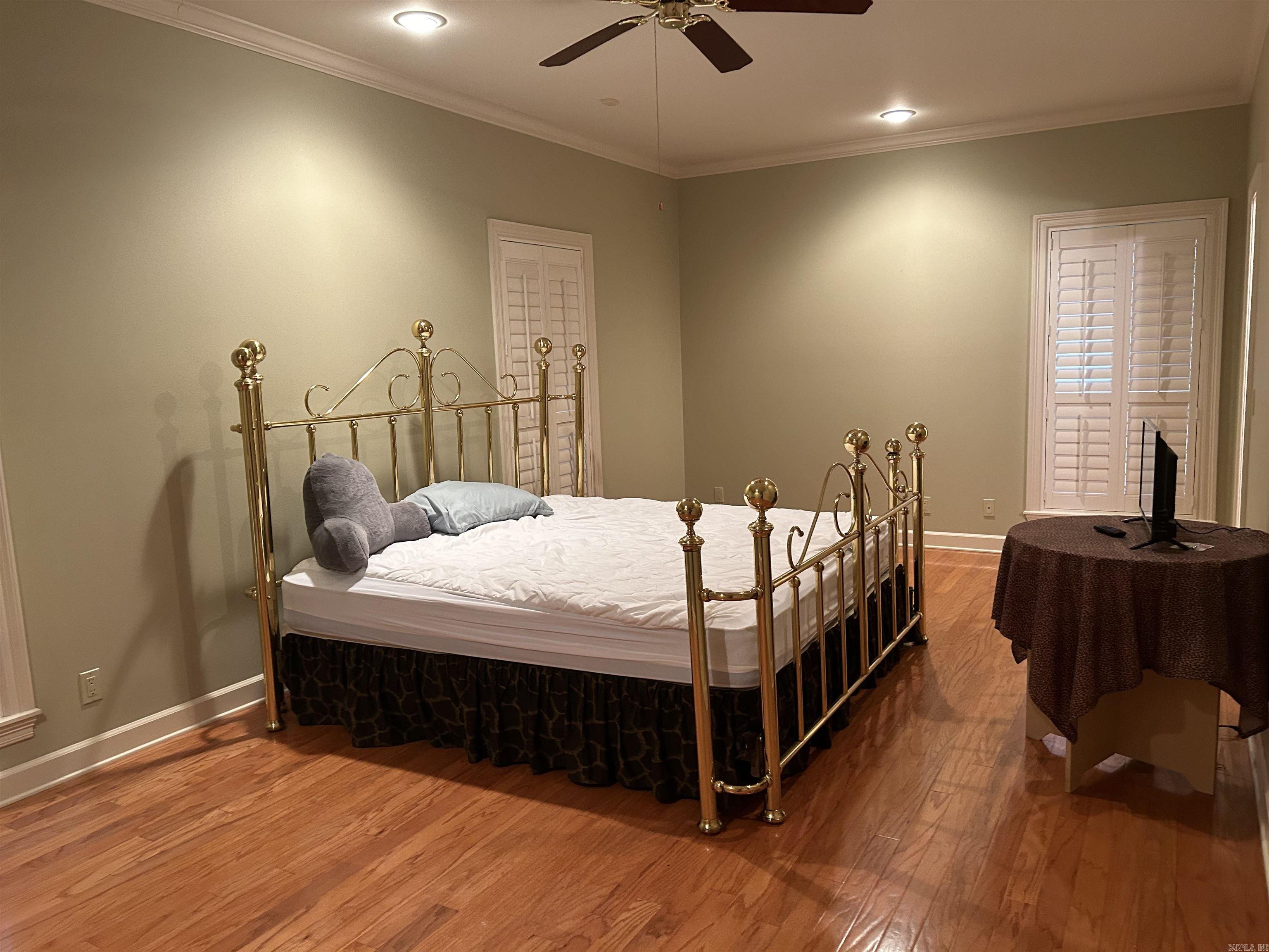 2975 W Country Club Road