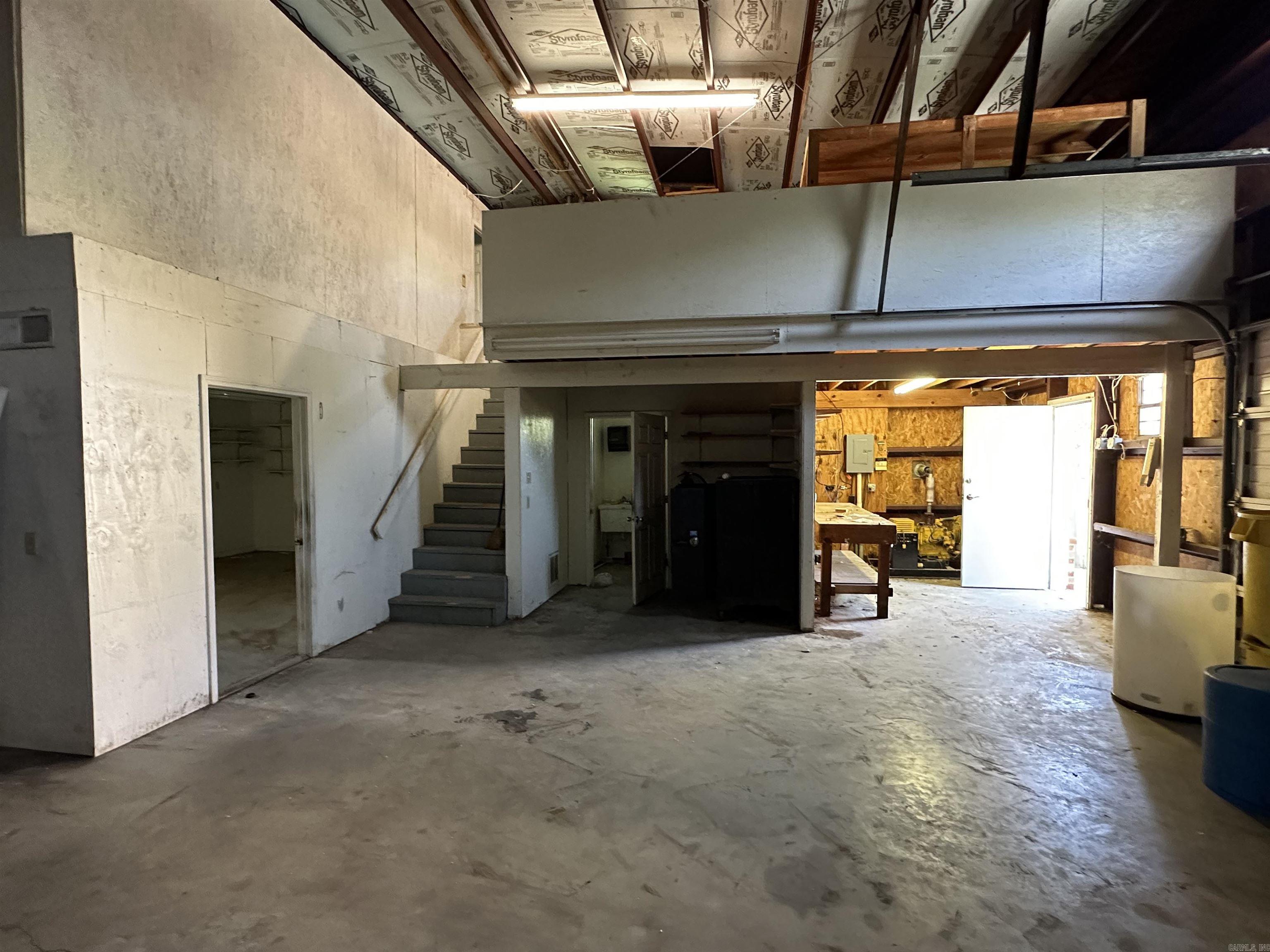 2975 W Country Club Road