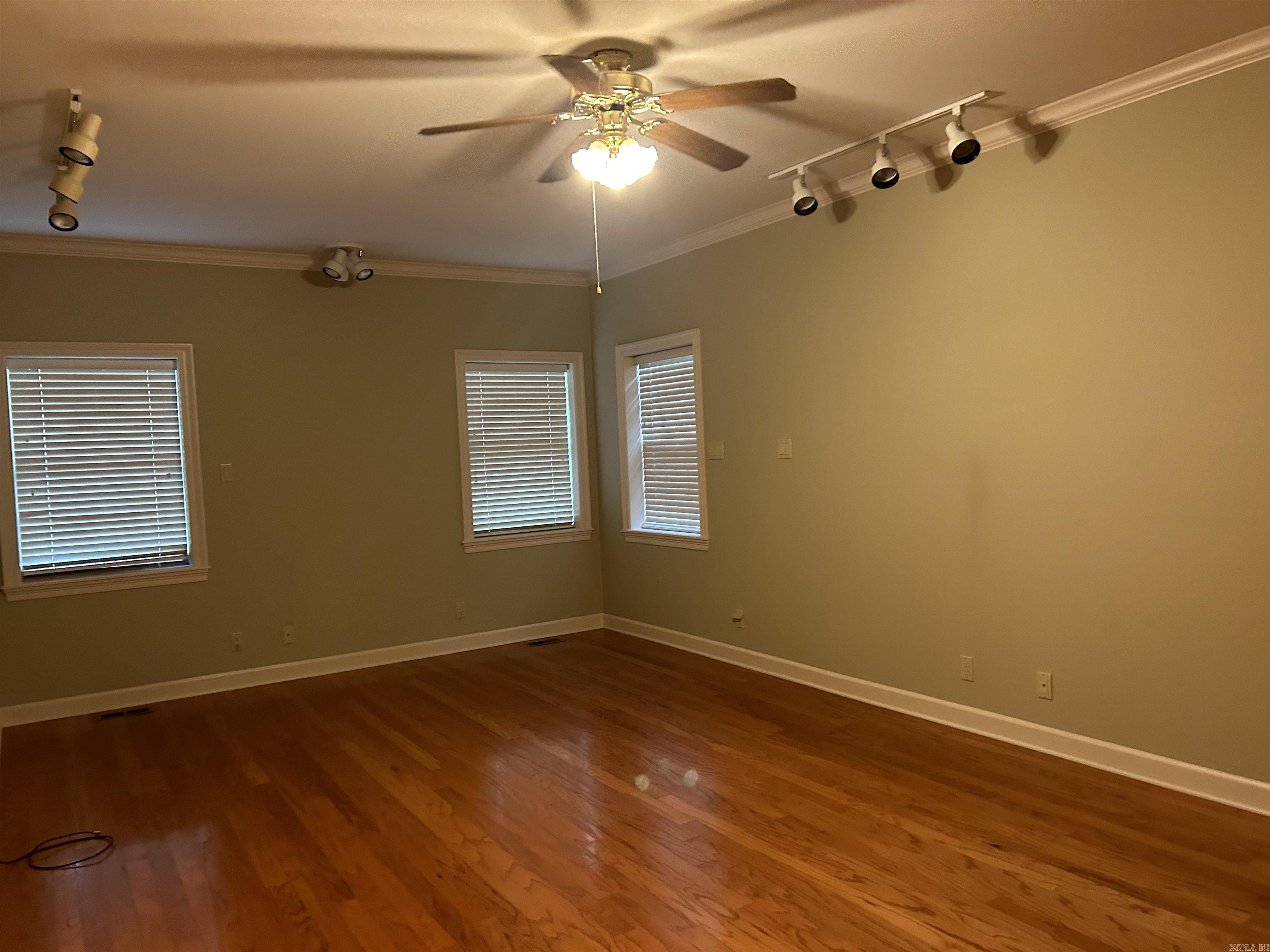 2975 W Country Club Road