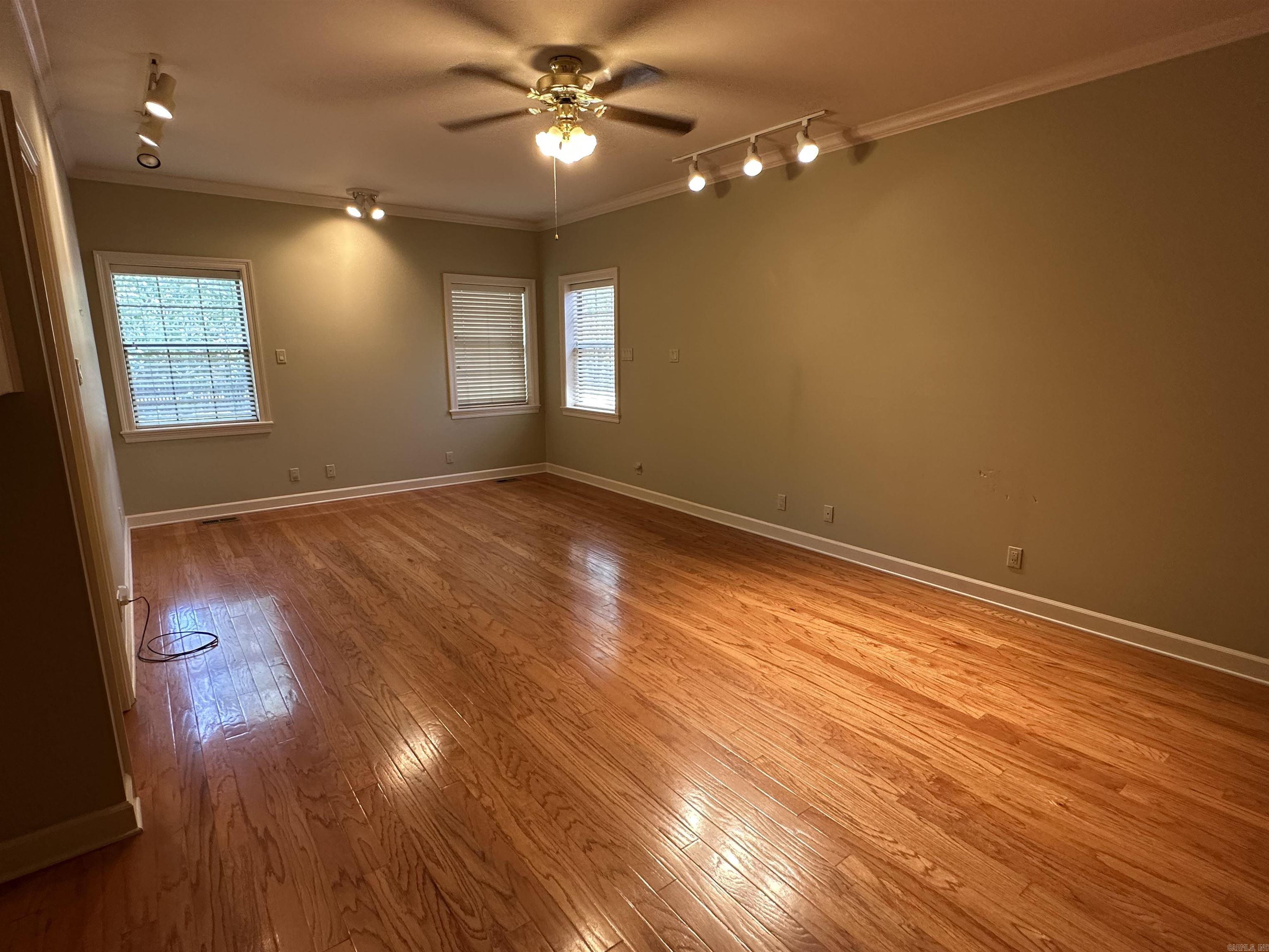 2975 W Country Club Road