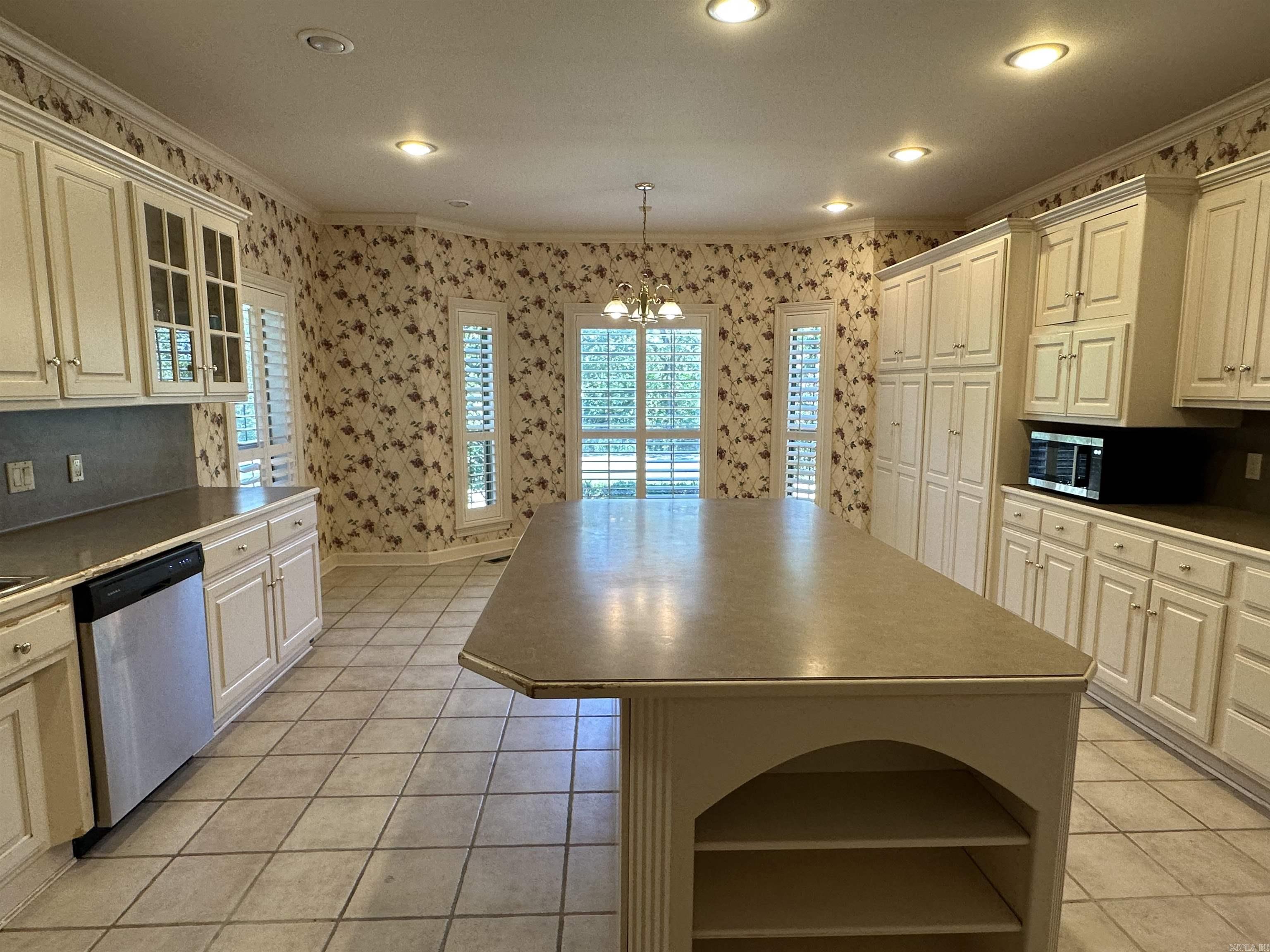 2975 W Country Club Road