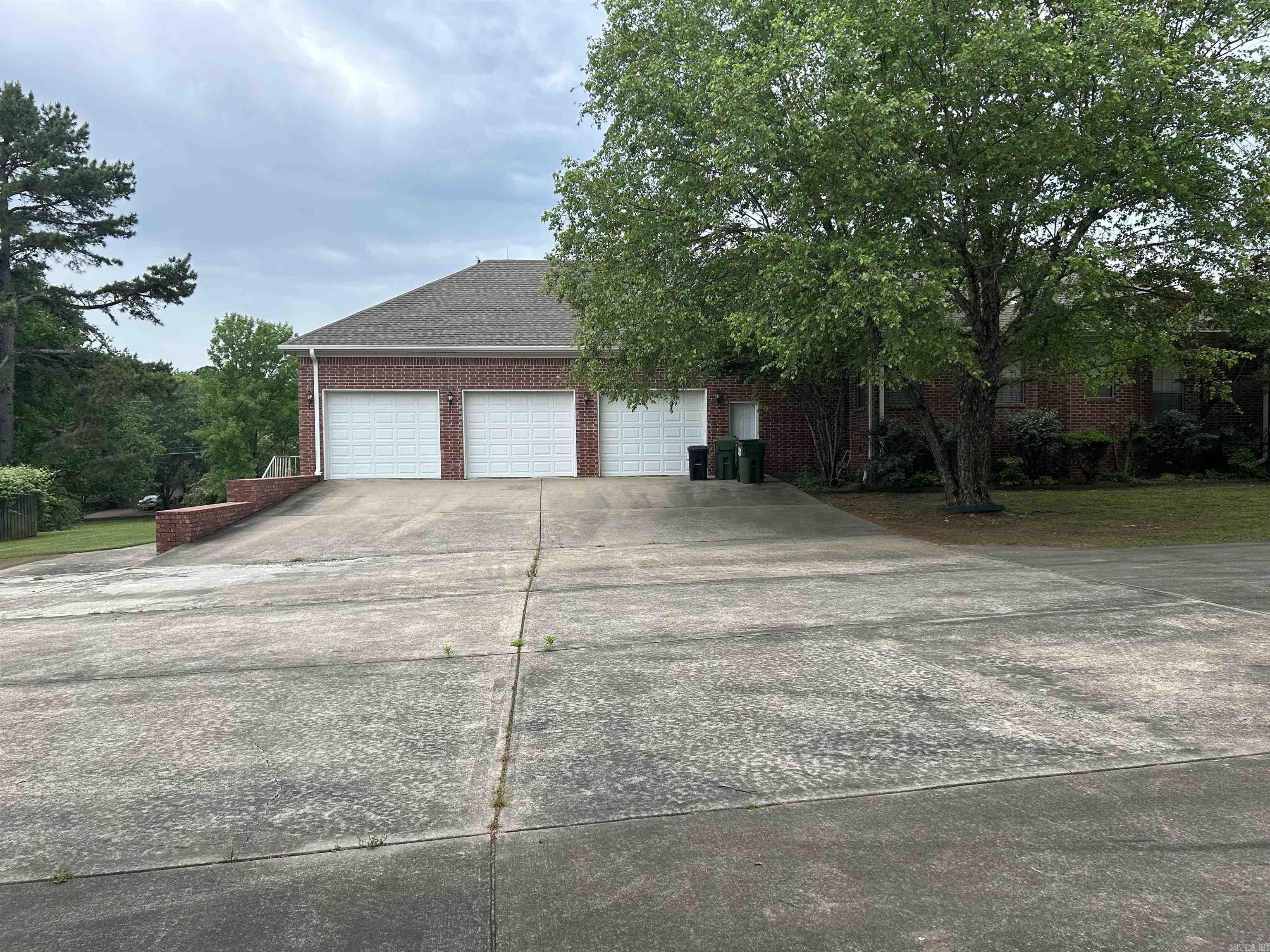 2975 W Country Club Road