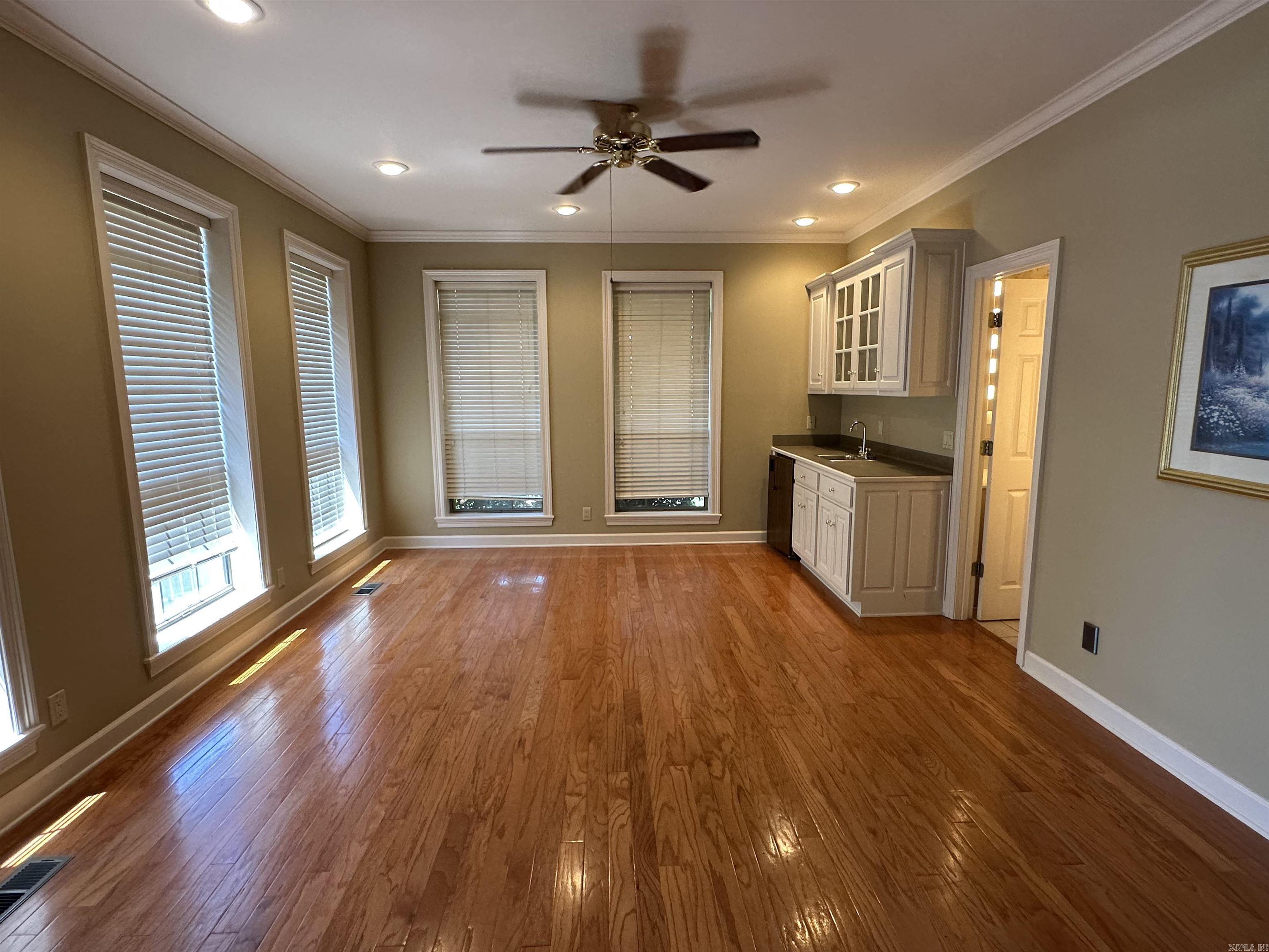 2975 W Country Club Road