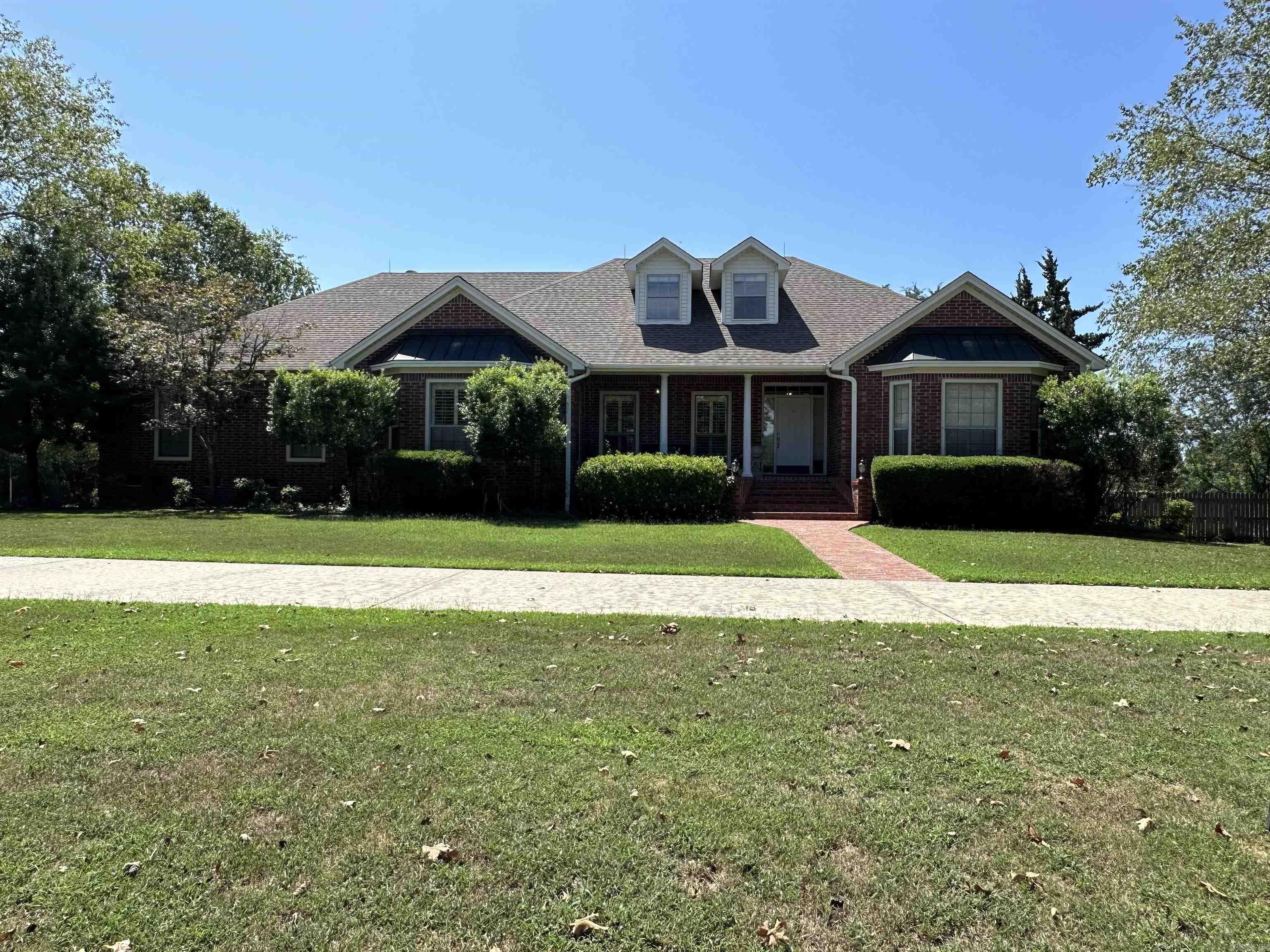 2975 W Country Club Road