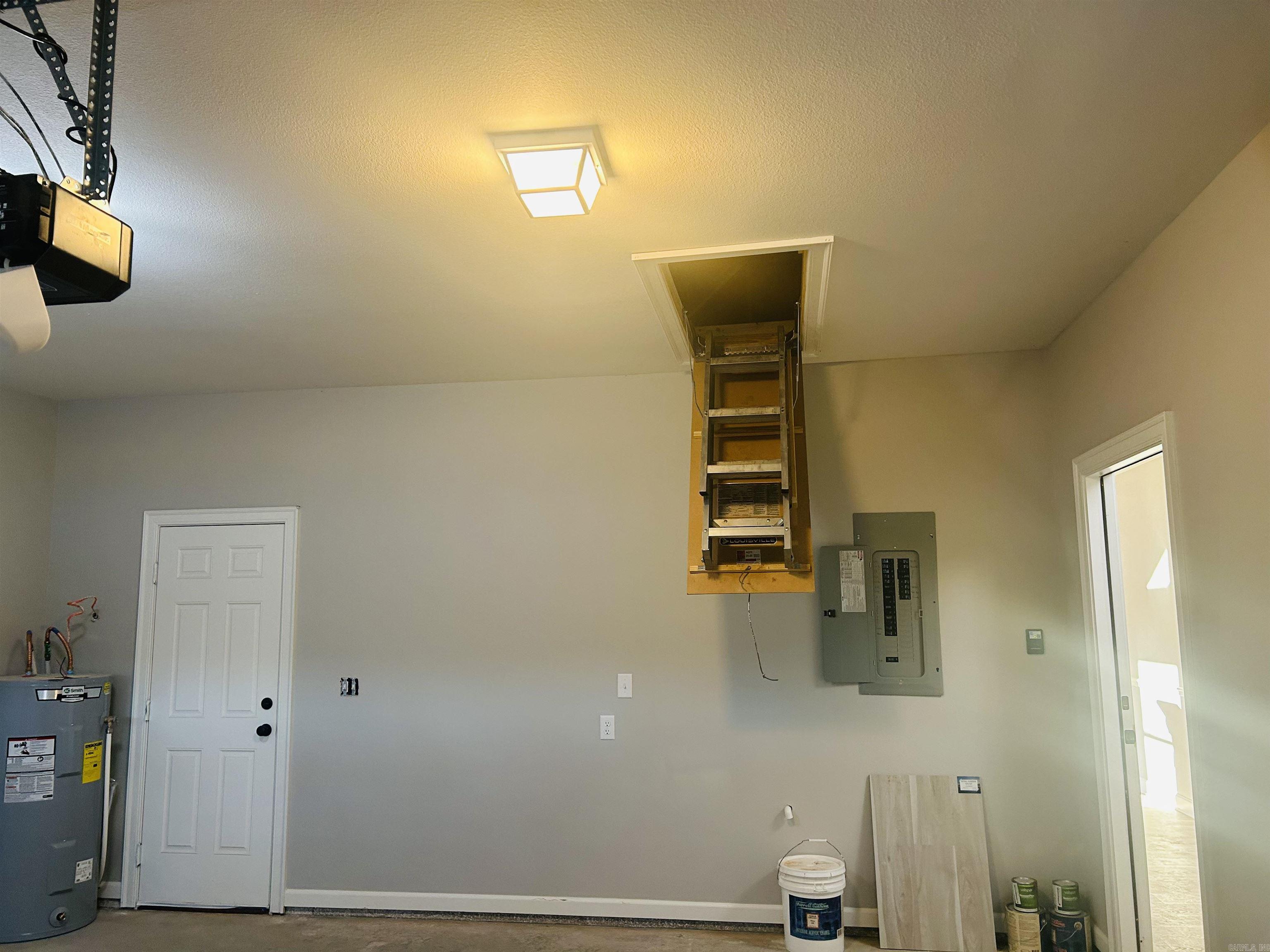 1600 E Market Avenue