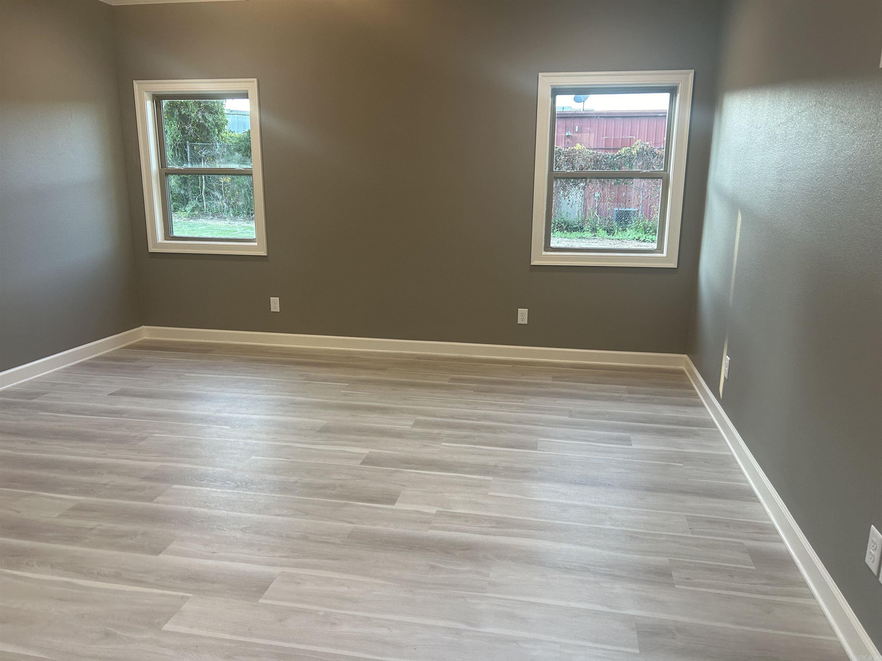 1600 E Market Avenue