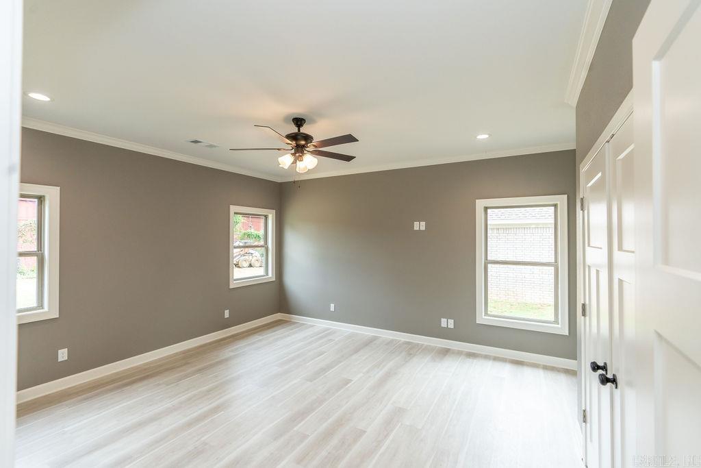 1600 E Market Avenue