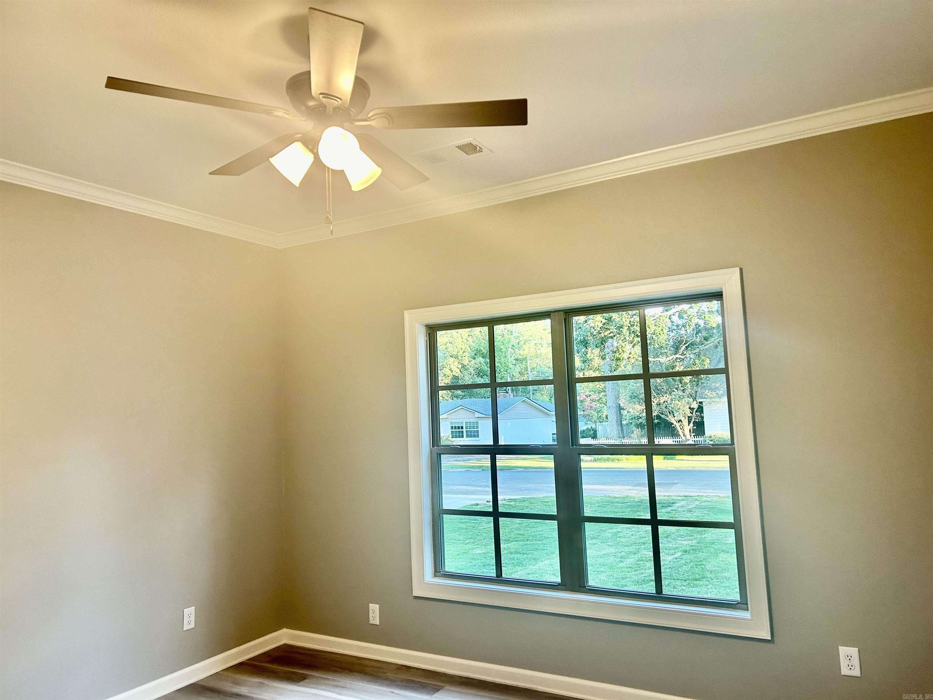 1600 E Market Avenue