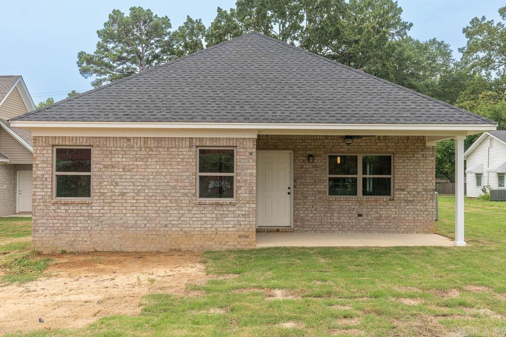 1600 E Market Avenue