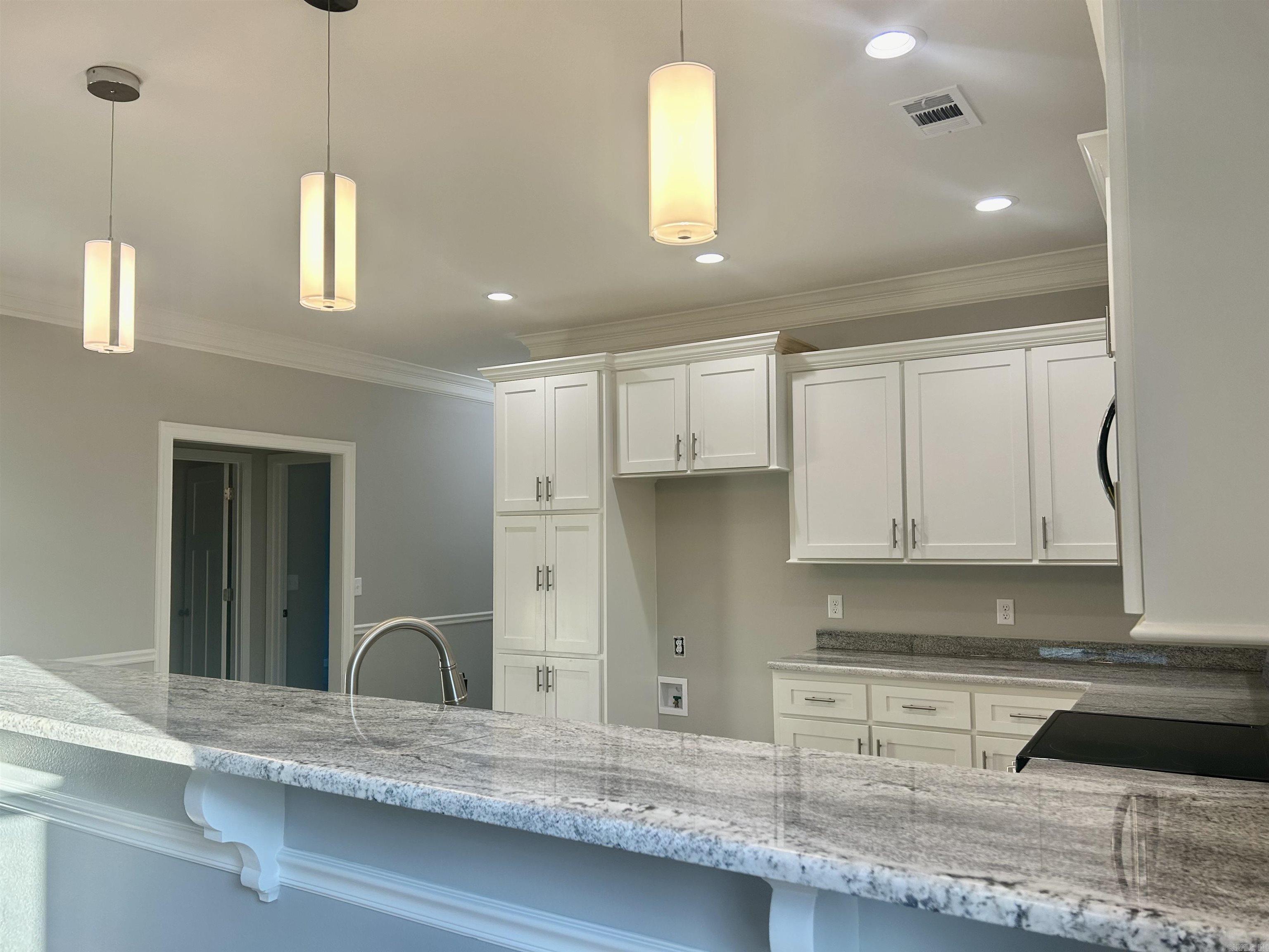 1600 E Market Avenue