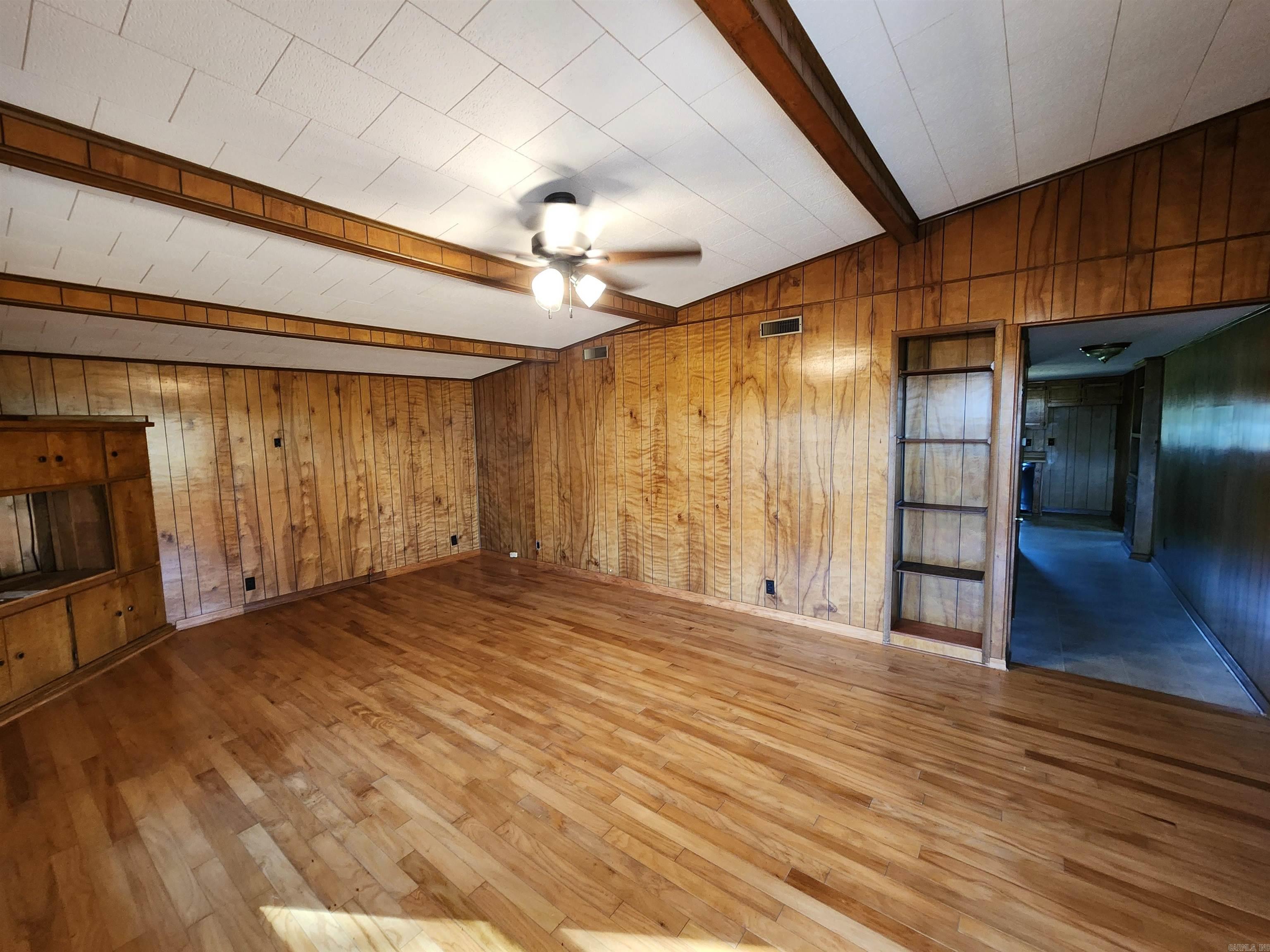 548 New Hart Road