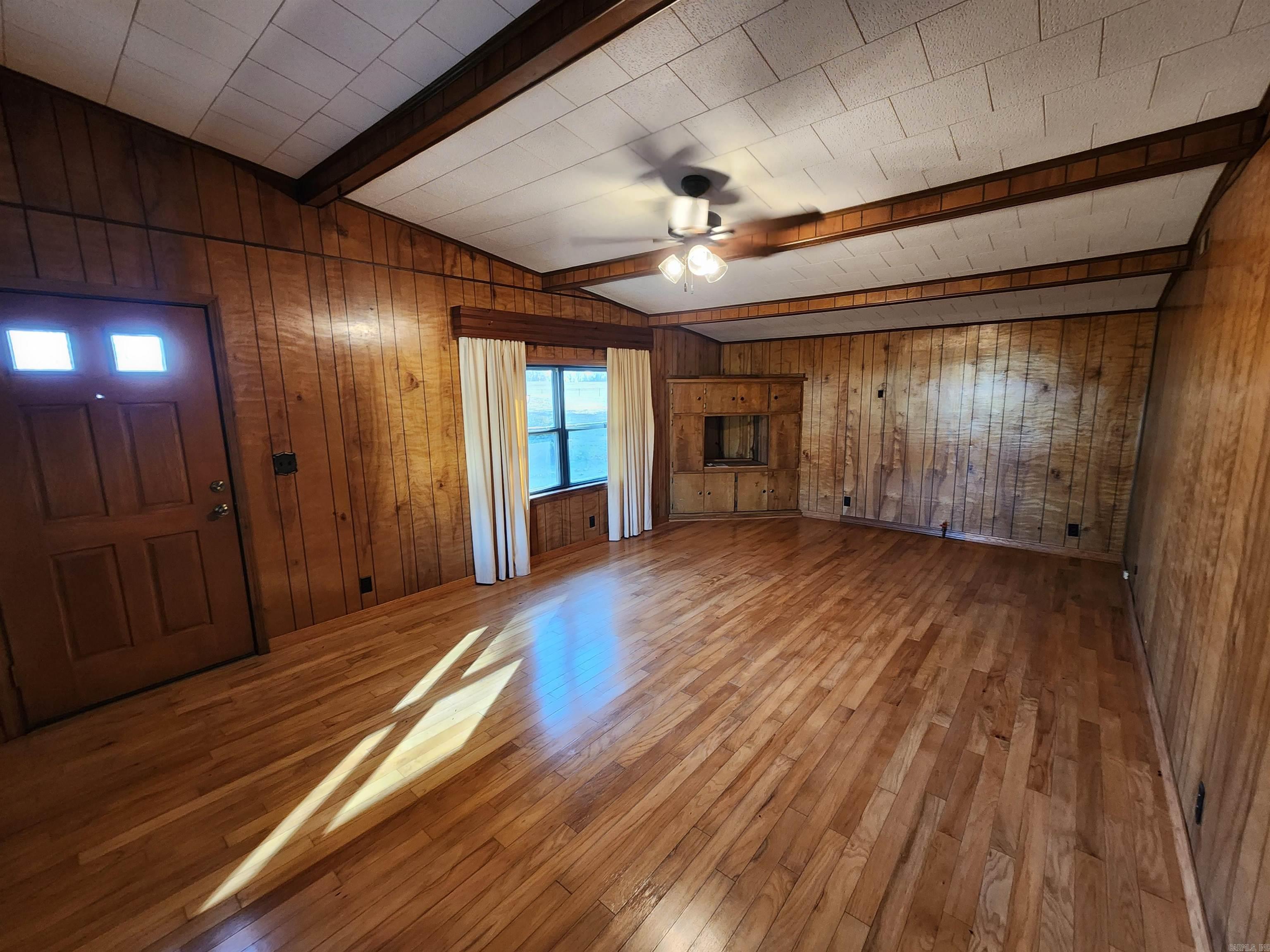548 New Hart Road